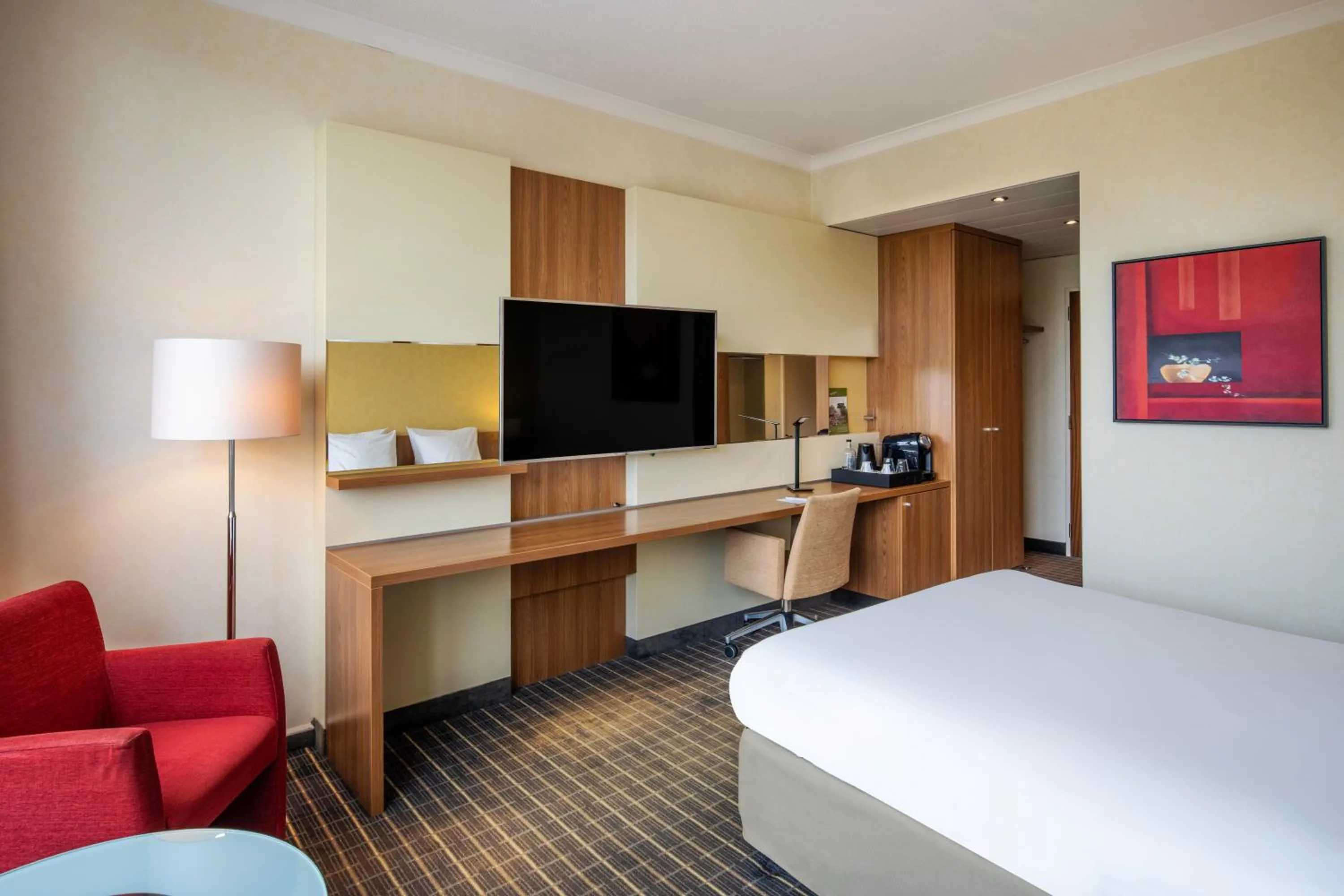 TV and multimedia, Bed in Crowne Plaza Antwerpen by IHG