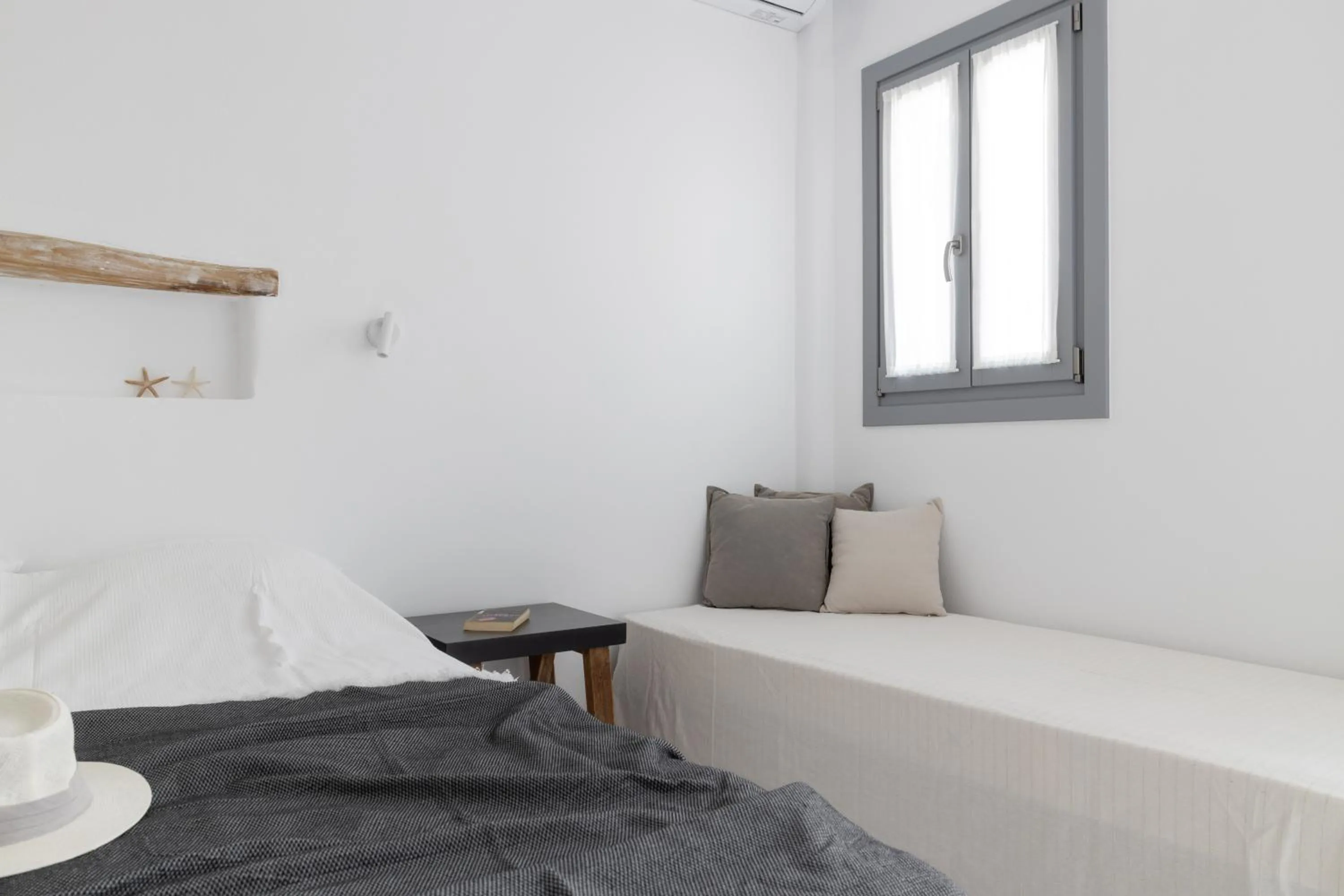 Bedroom, Bed in Aegean Colors Koufonisia