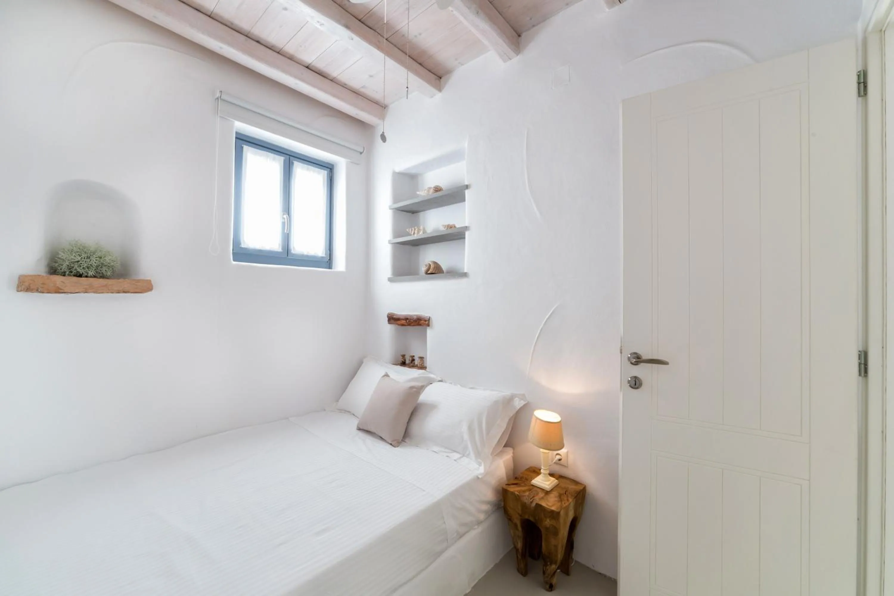 Bedroom, Bed in Aegean Colors Koufonisia
