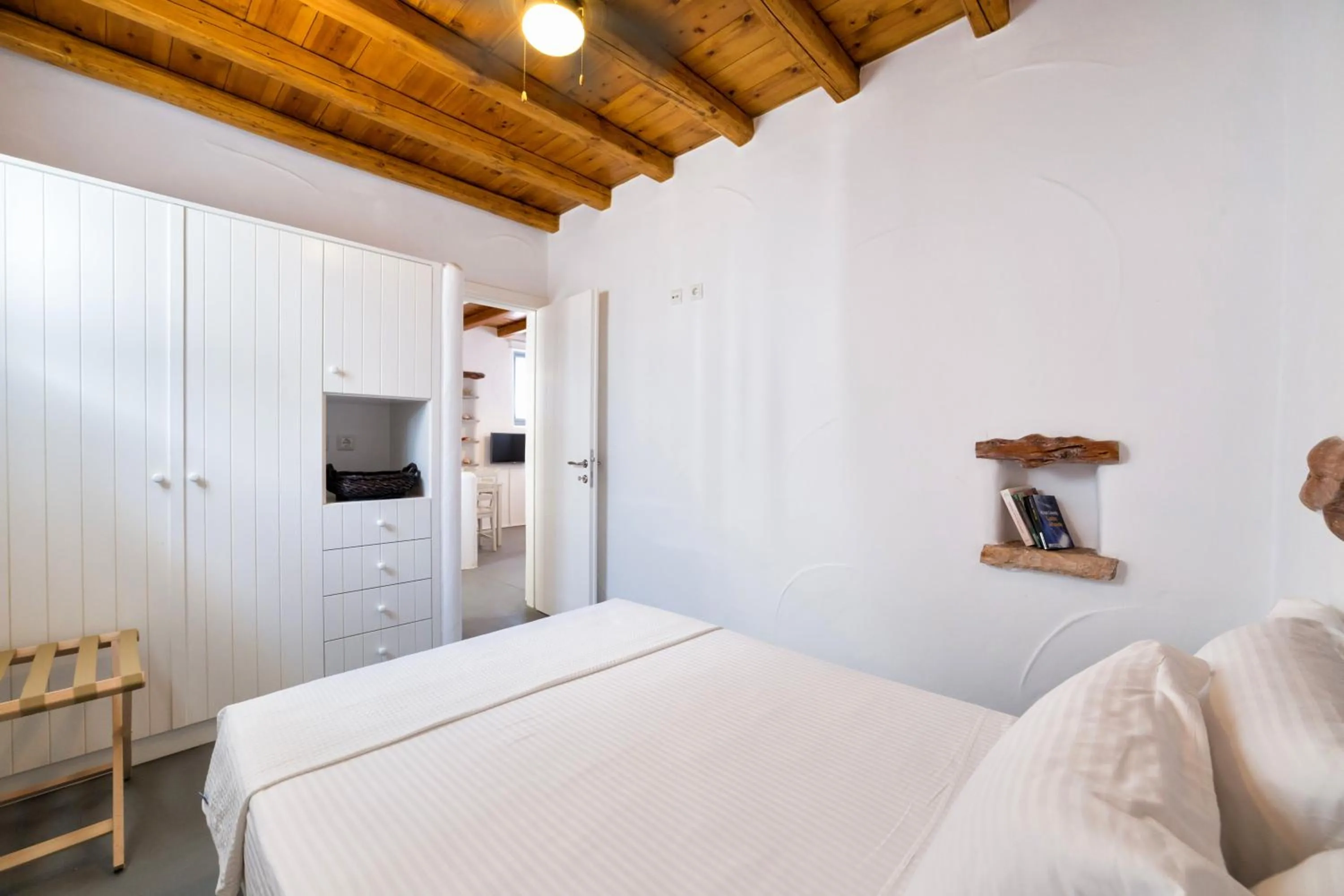 Bedroom, Bed in Aegean Colors Koufonisia