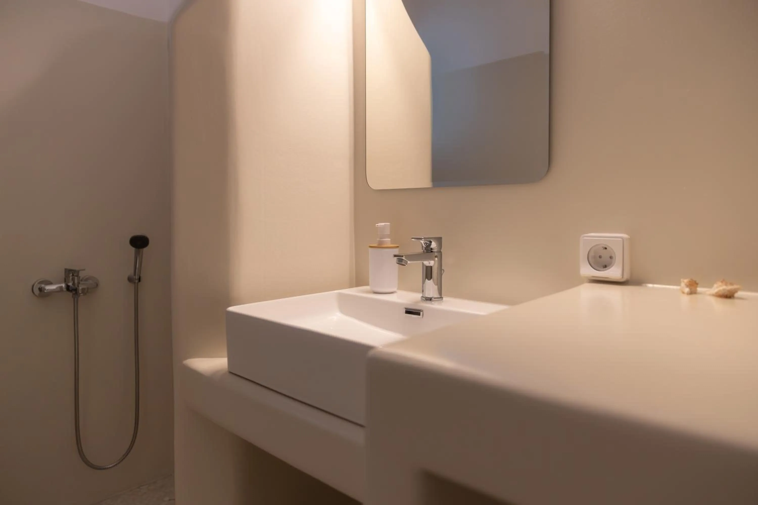 Bathroom in Aegean Colors Koufonisia