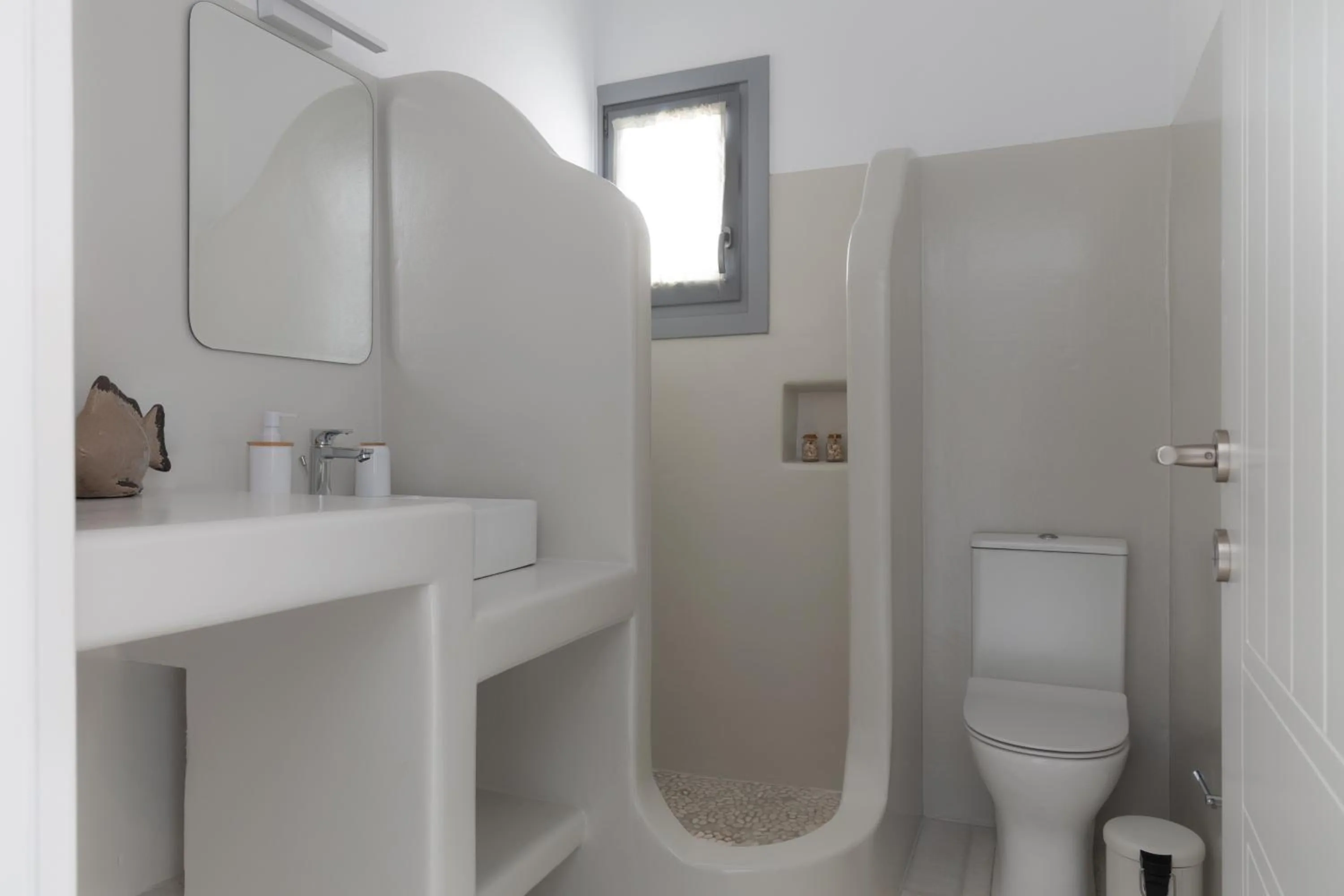 Bathroom in Aegean Colors Koufonisia