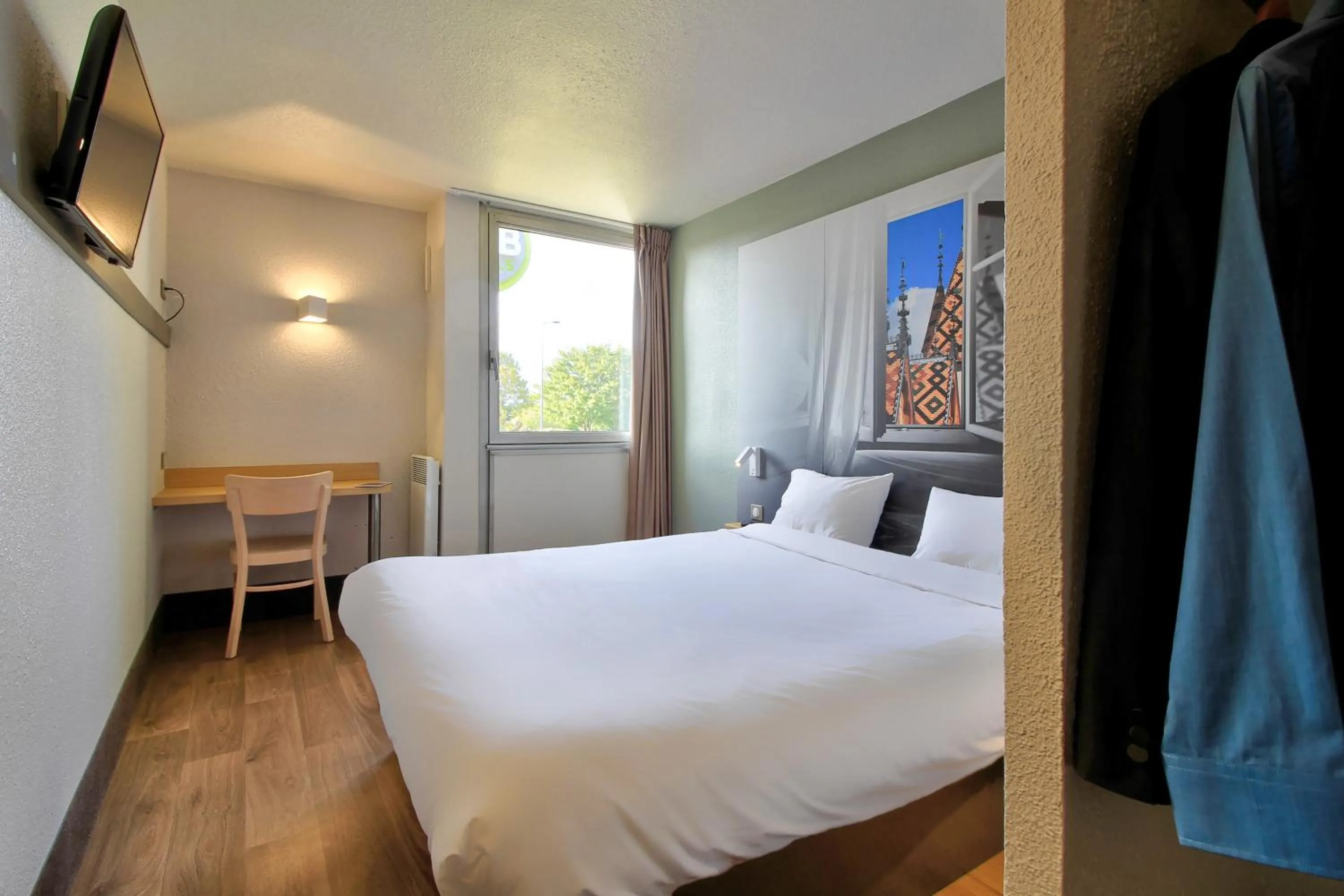 Bedroom, Bed in B&B HOTEL Beaune Sud 1 Palais des Congrès