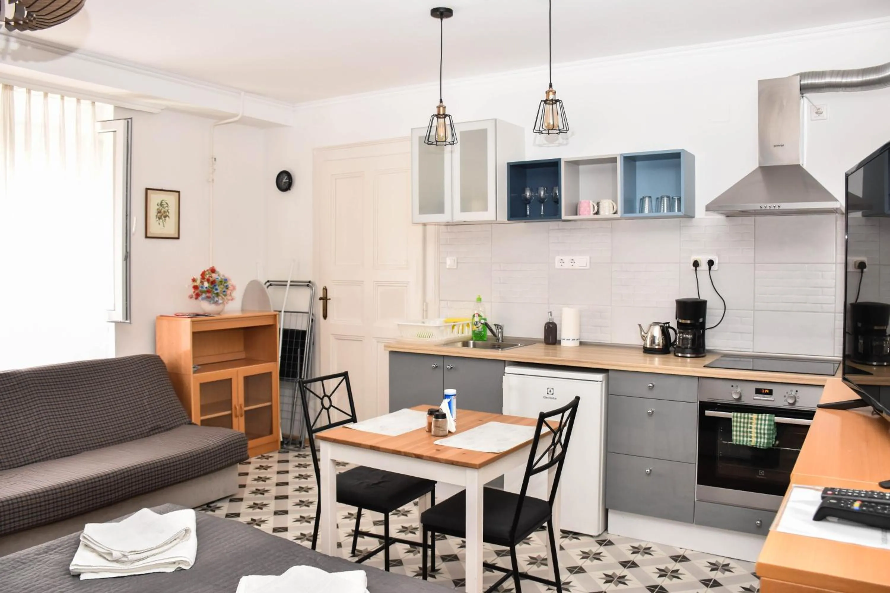 Diamond Astoria Apartments