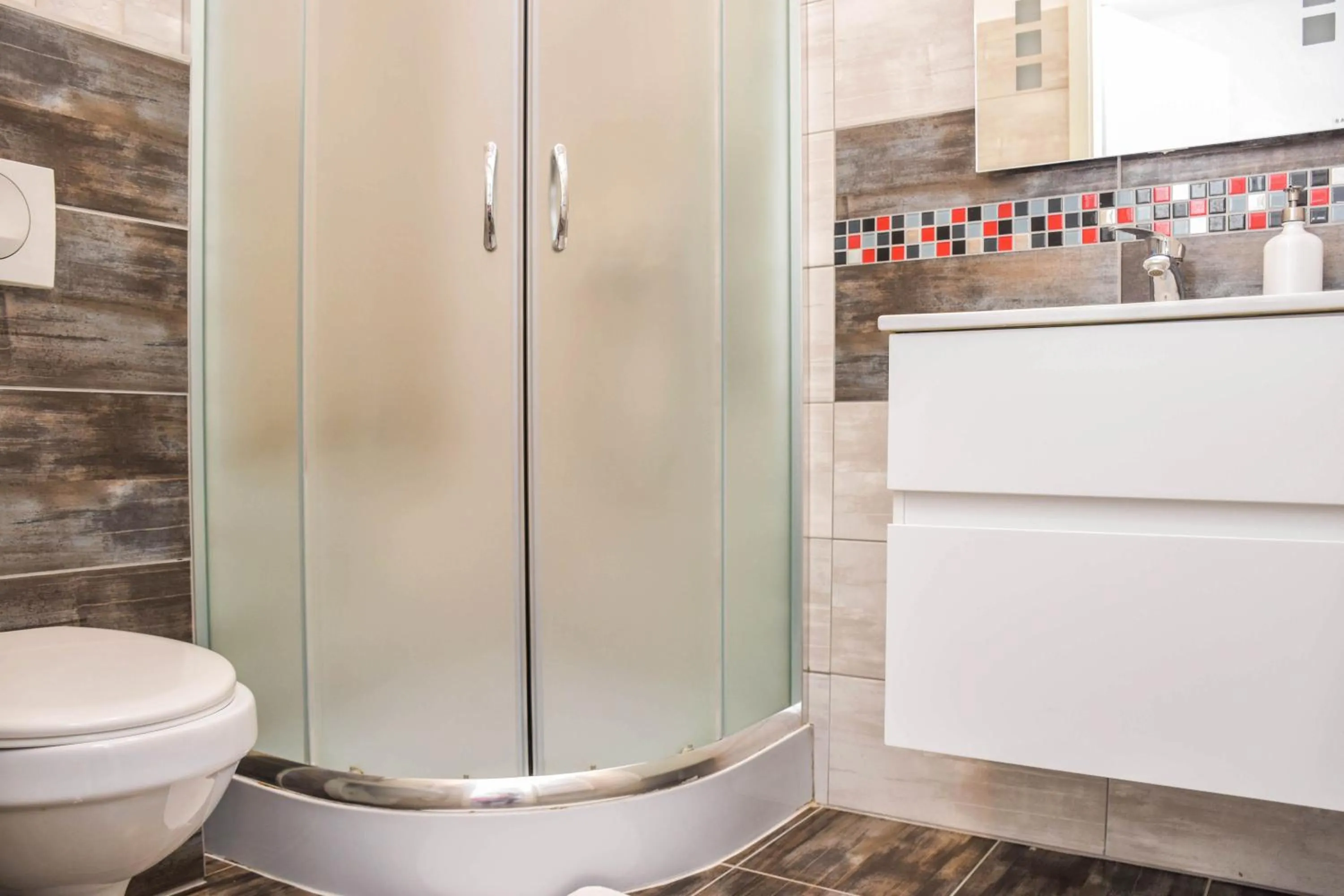 Diamond Astoria Apartments