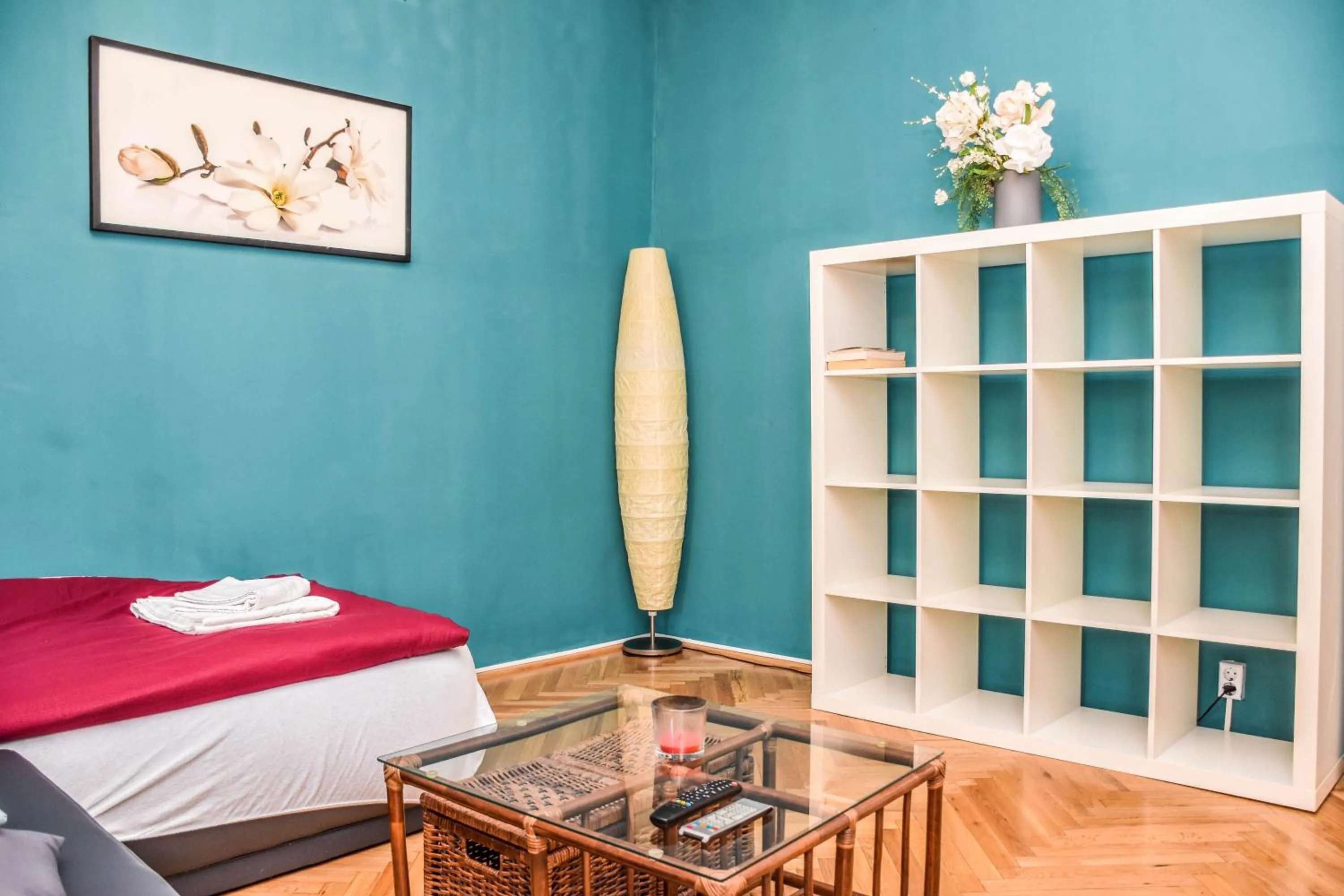 Bed in Diamond Astoria Apartments