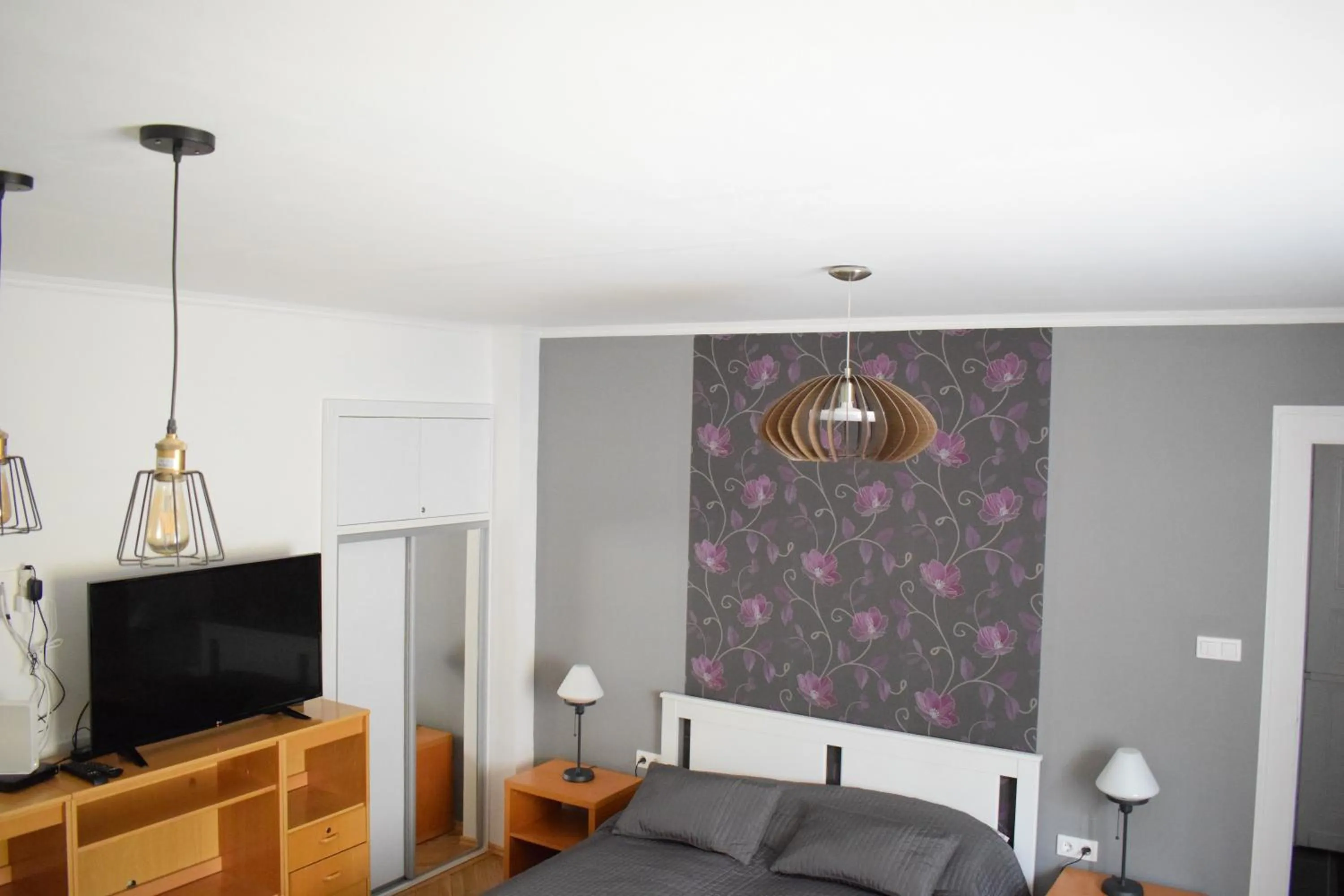 Diamond Astoria Apartments