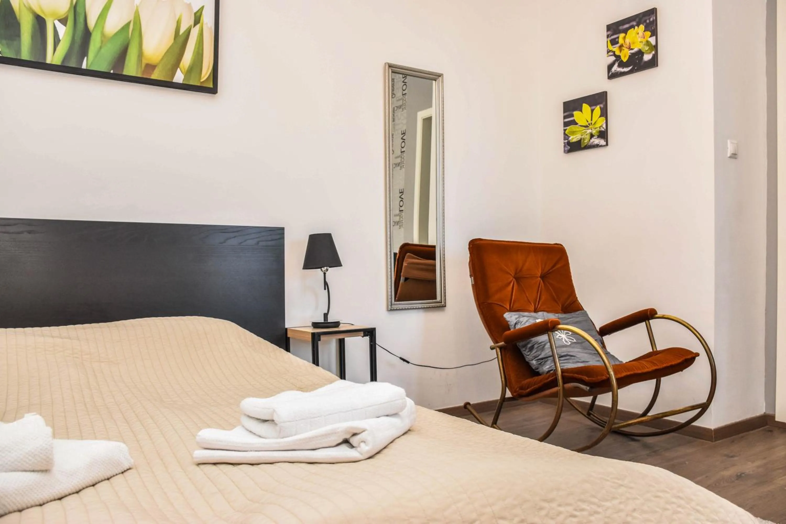 Bed in Diamond Astoria Apartments