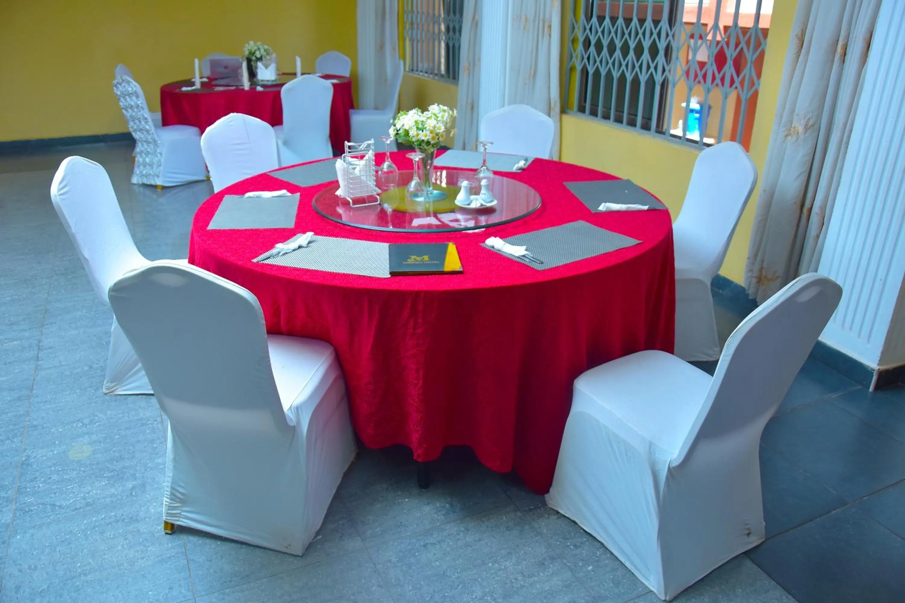 Restaurant/places to eat in Mawuli Hotel