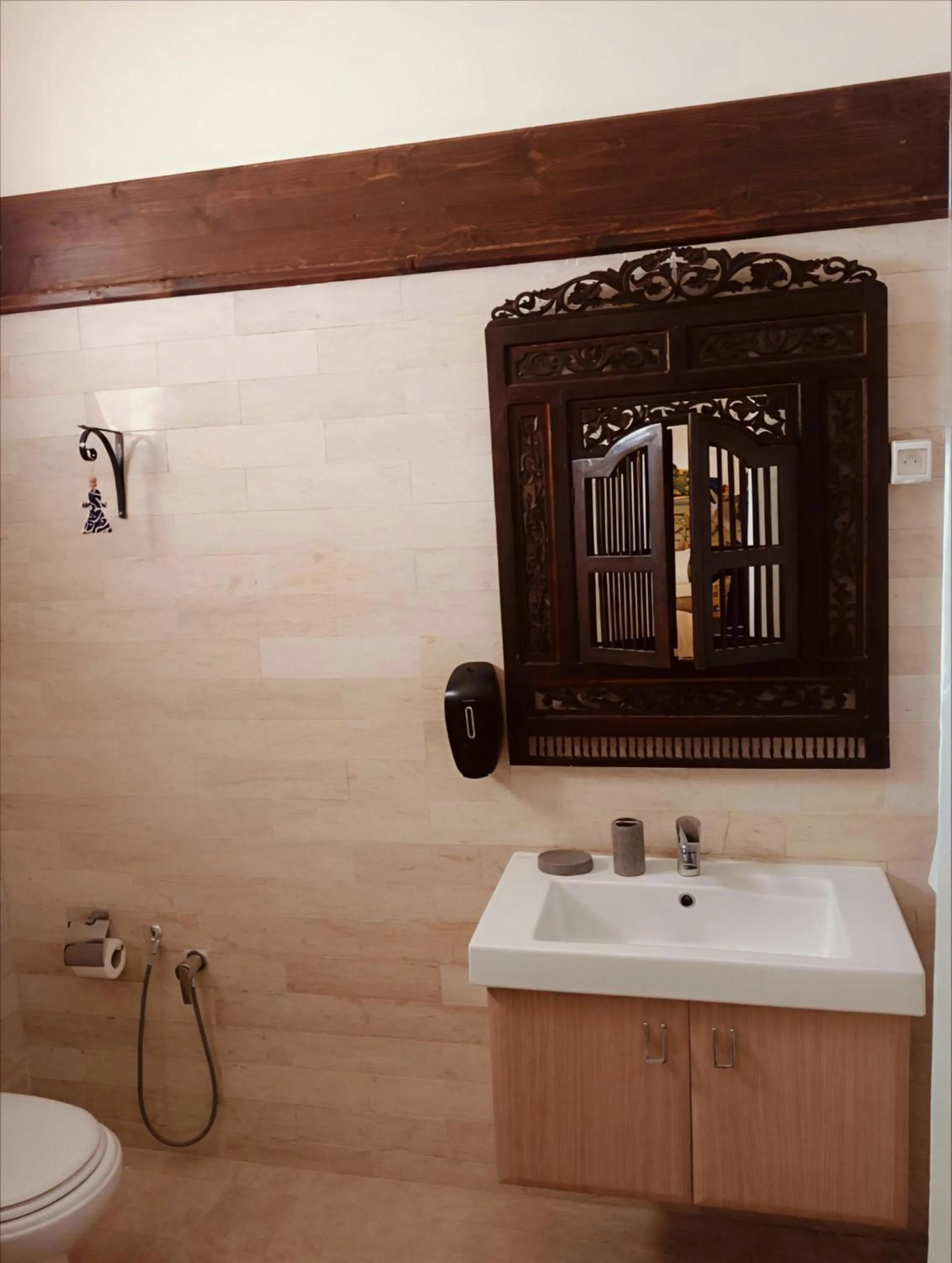 Bathroom in El Patio Courtyard House