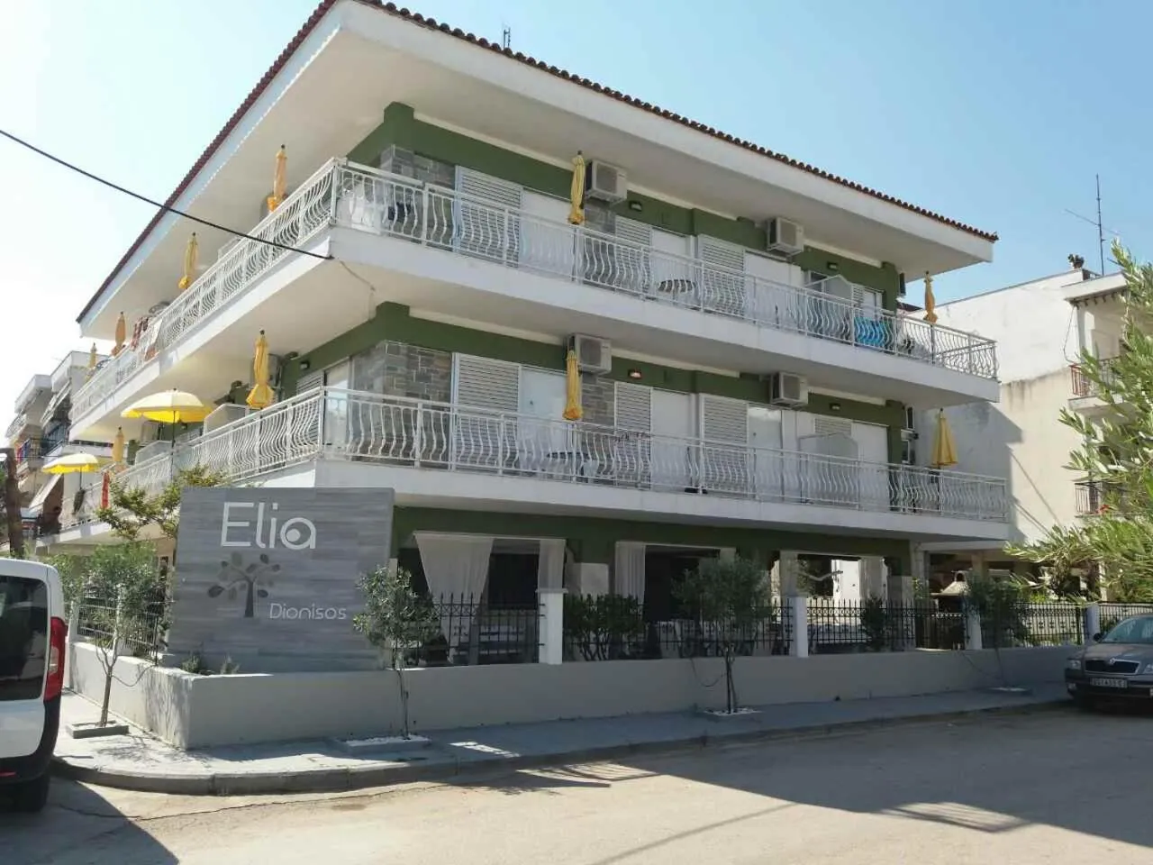 Property building in Dionisos Elia