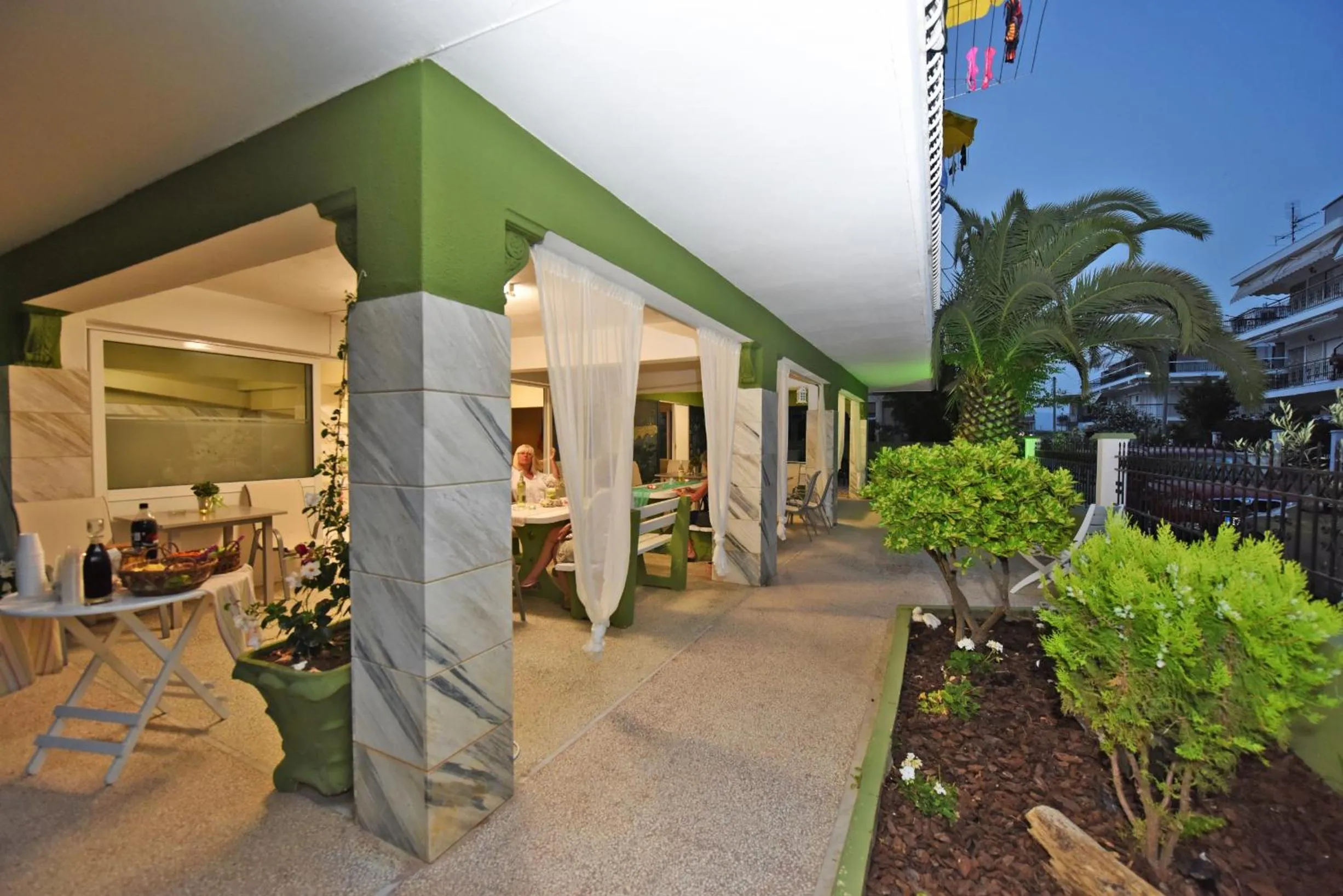 Communal lounge/ TV room in Dionisos Elia