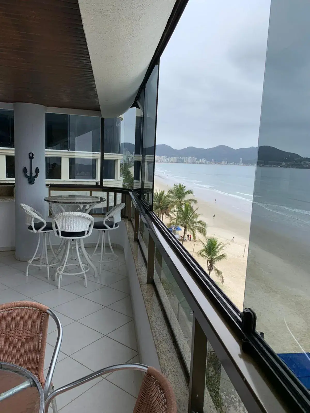 Cobertura frente ao mar Meia Praia -Itapema -SC Cobertura frente ao mar Meia Praia -Itapema -SC