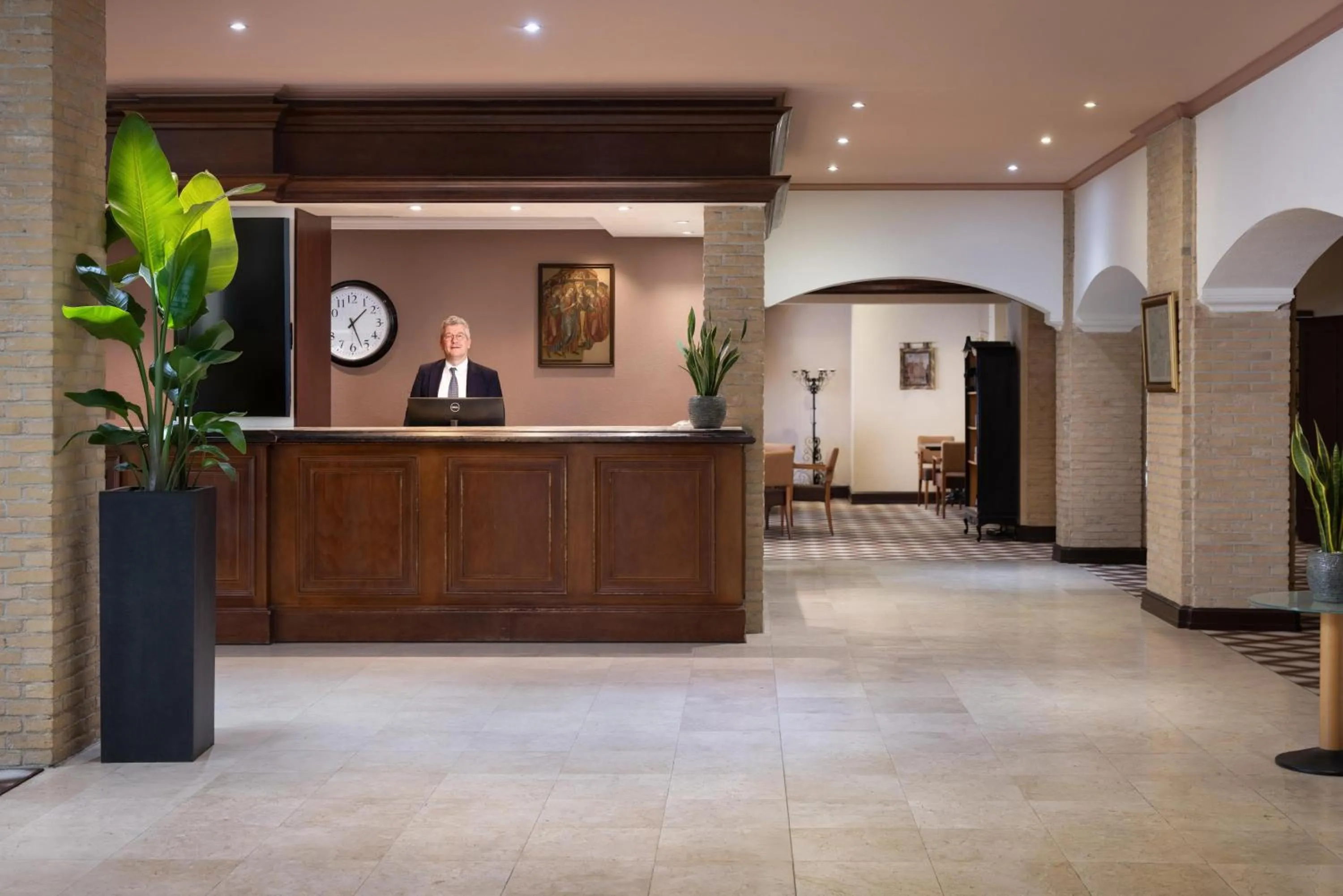 Lobby or reception in NH Brugge