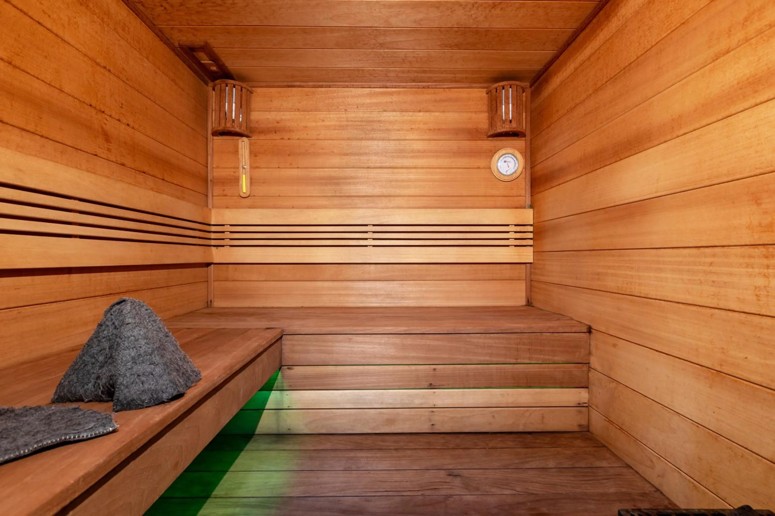 Tree House Relax Park