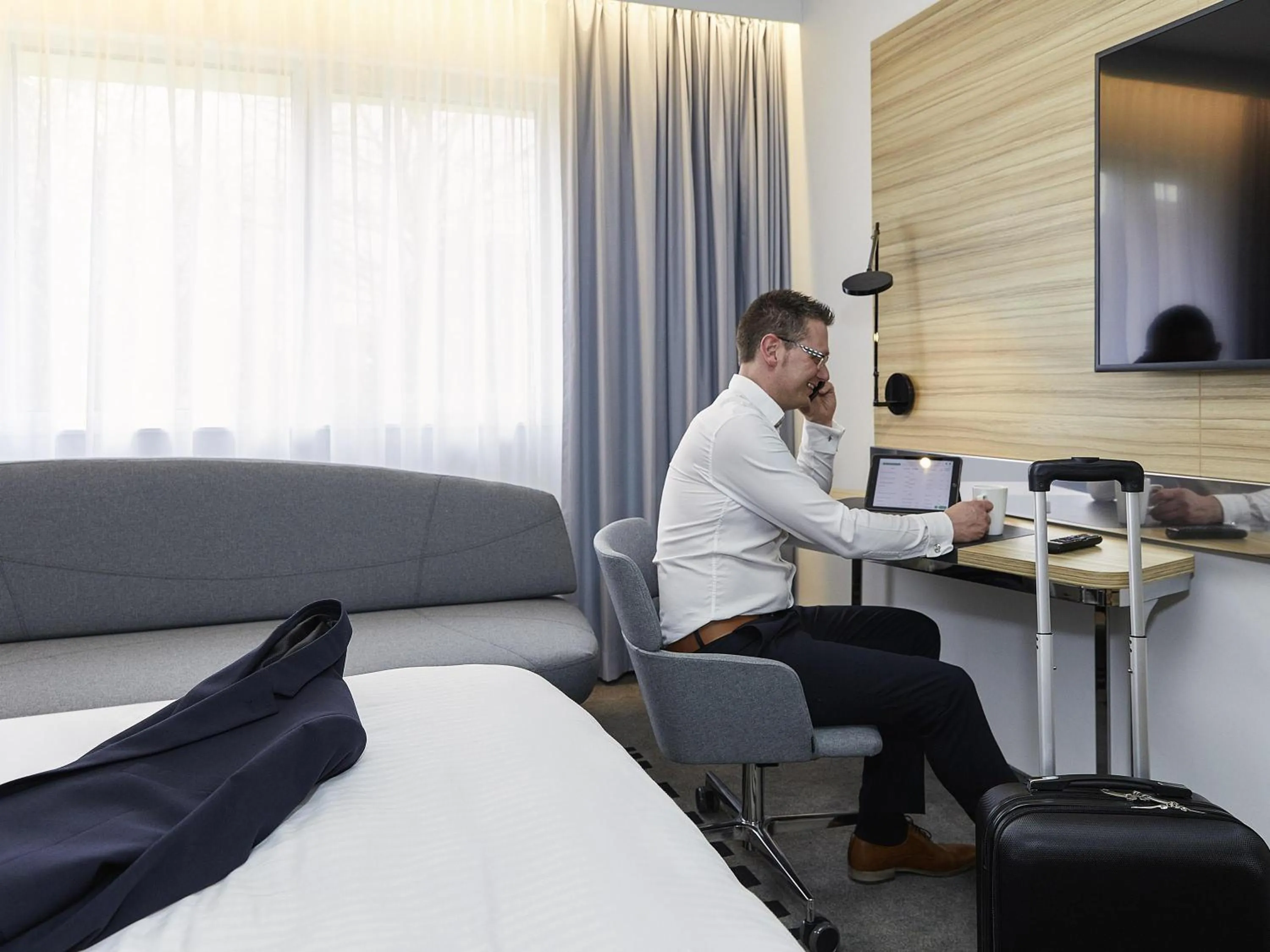 Bedroom, Bed in Novotel Ieper Centrum