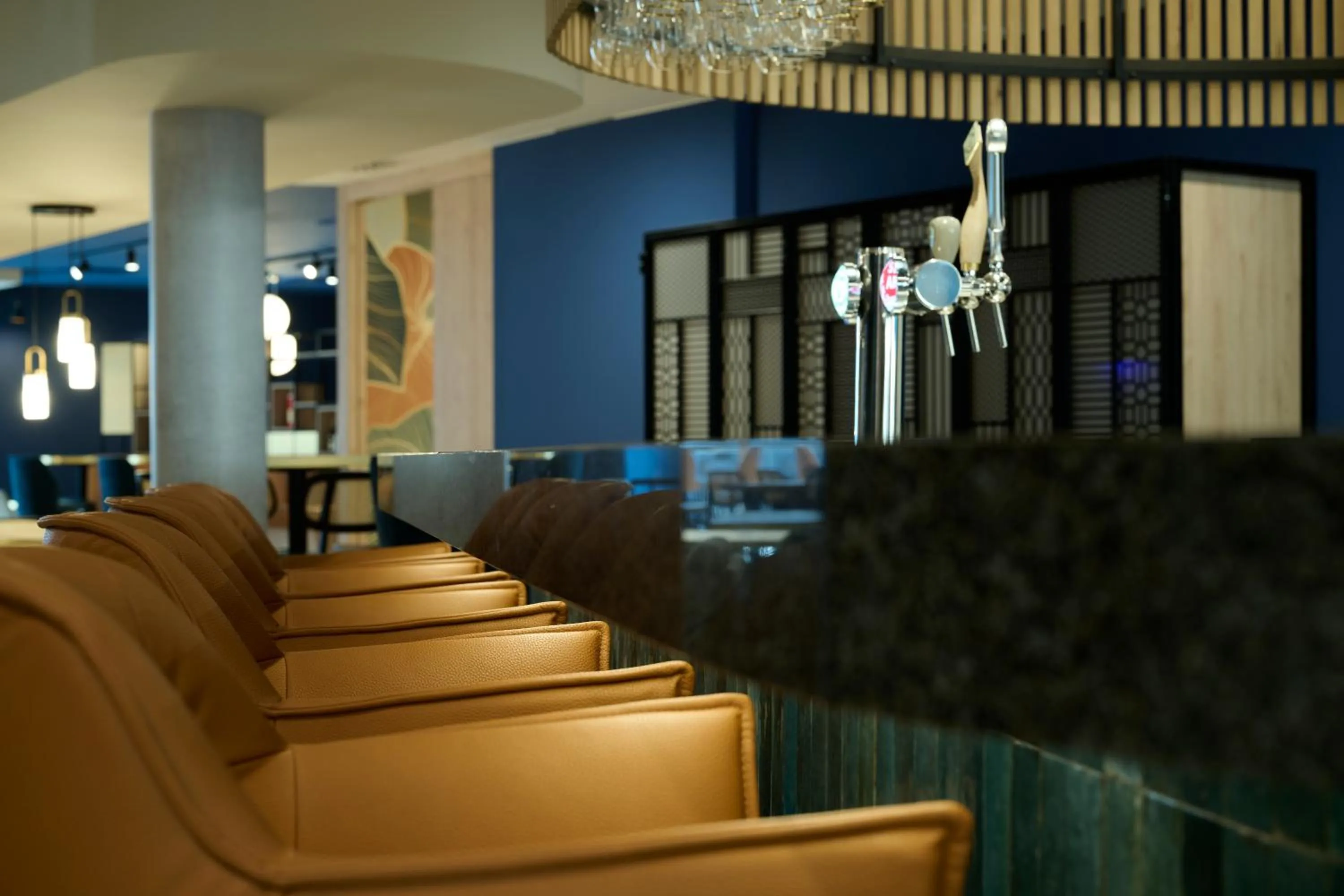 Lounge or bar in Novotel Ieper Centrum