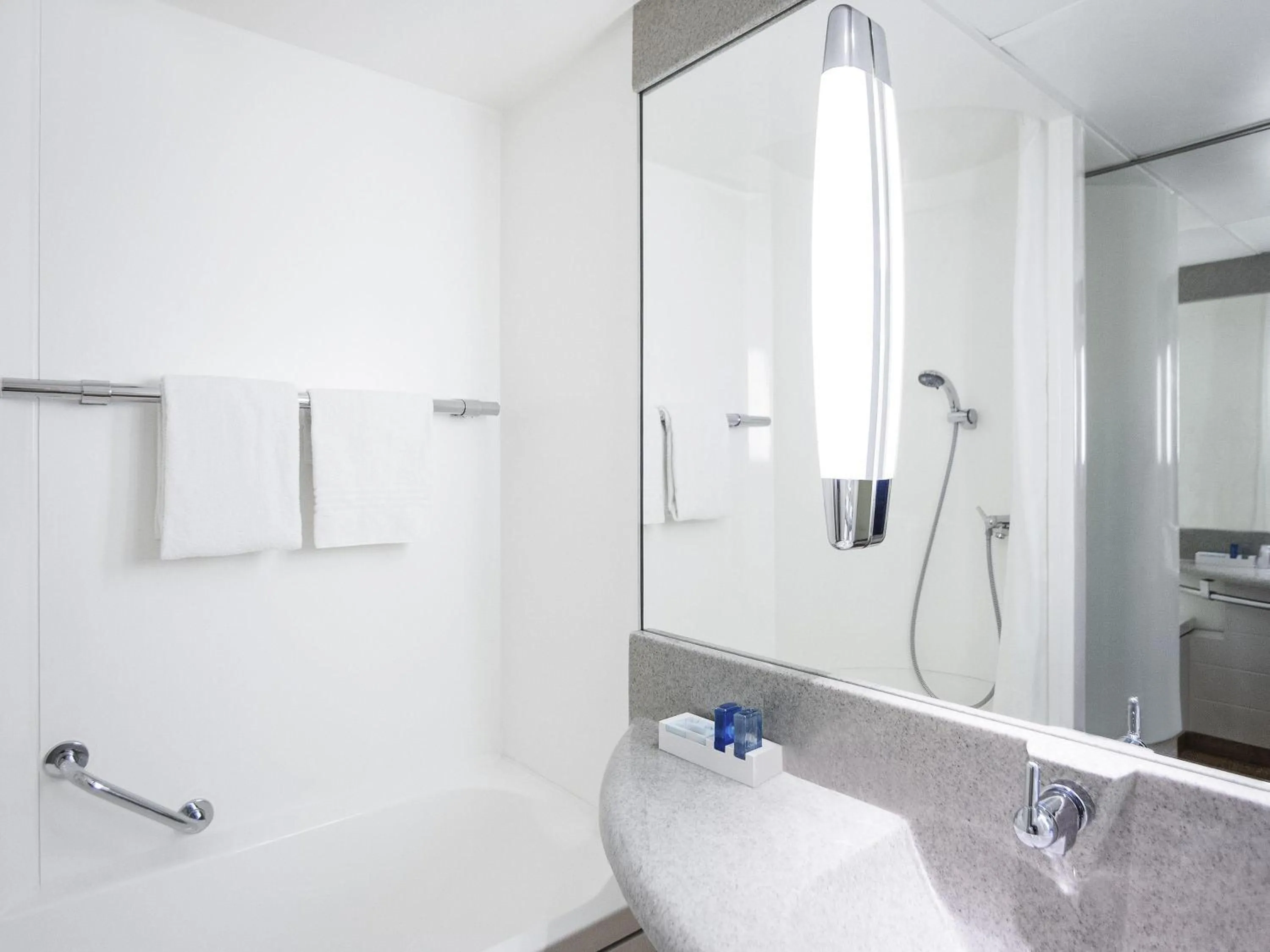 Bedroom in Novotel Ieper Centrum