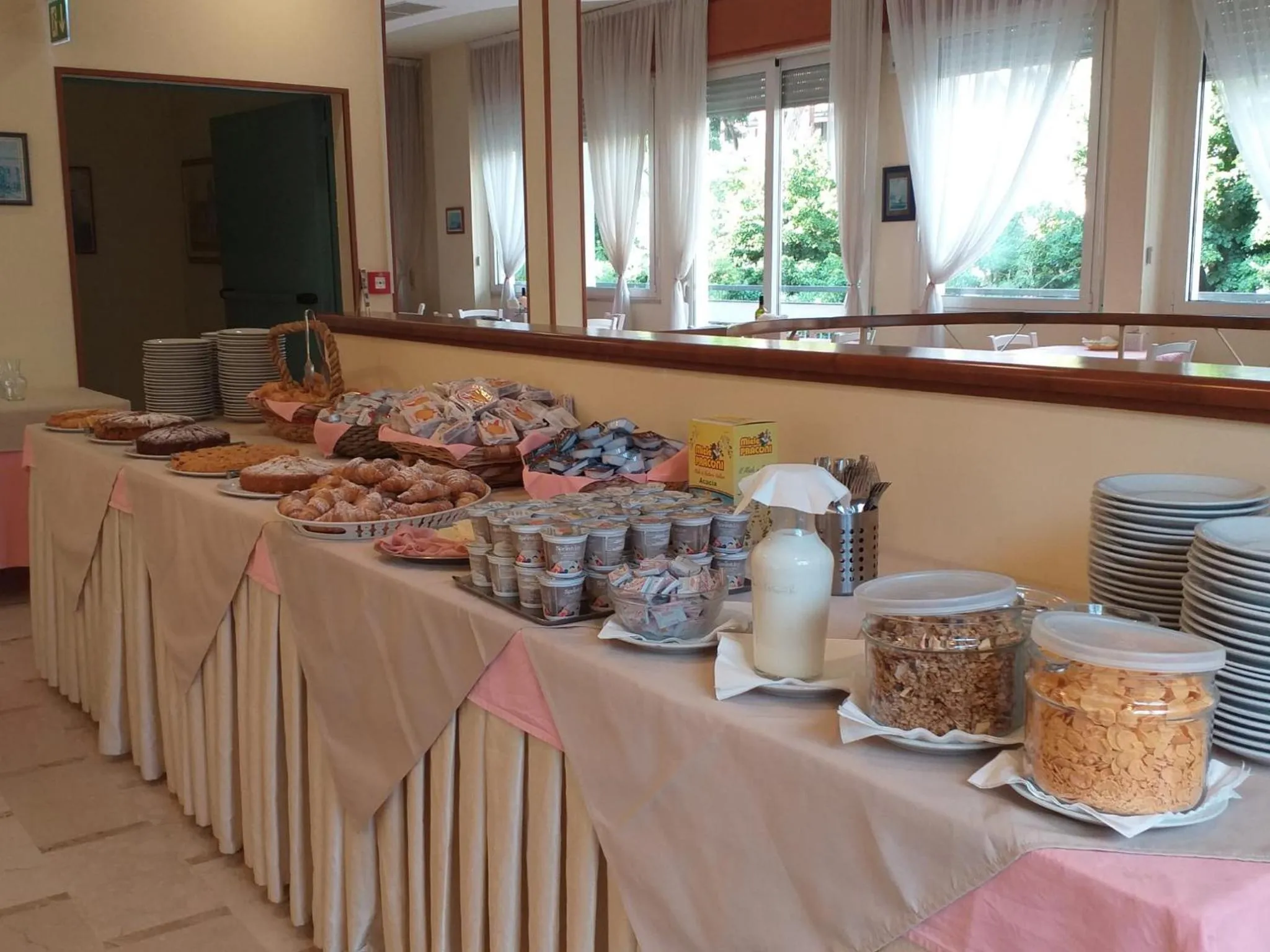 Breakfast in Hotel Rugantino