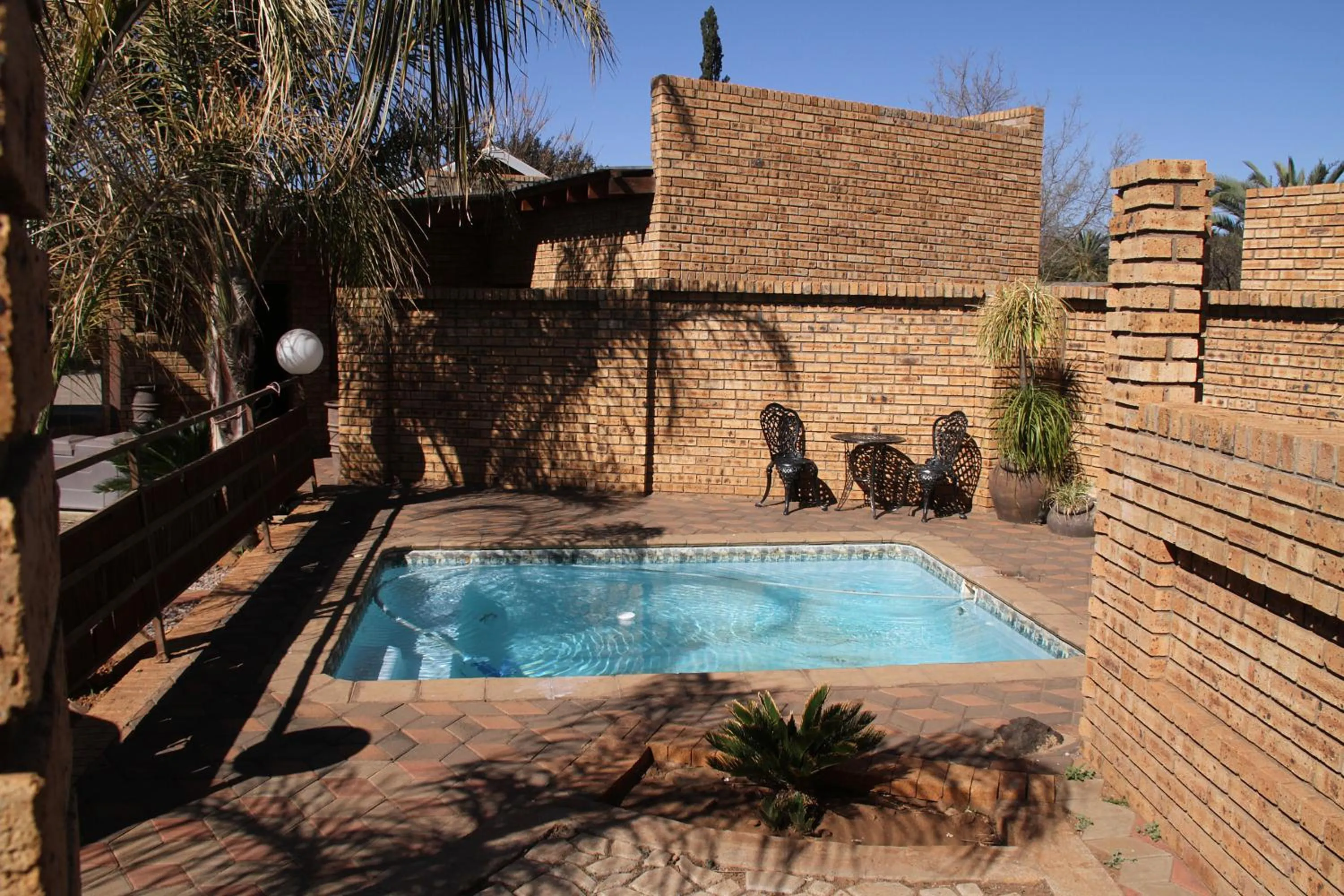 Swimming pool in Kuruman Inn