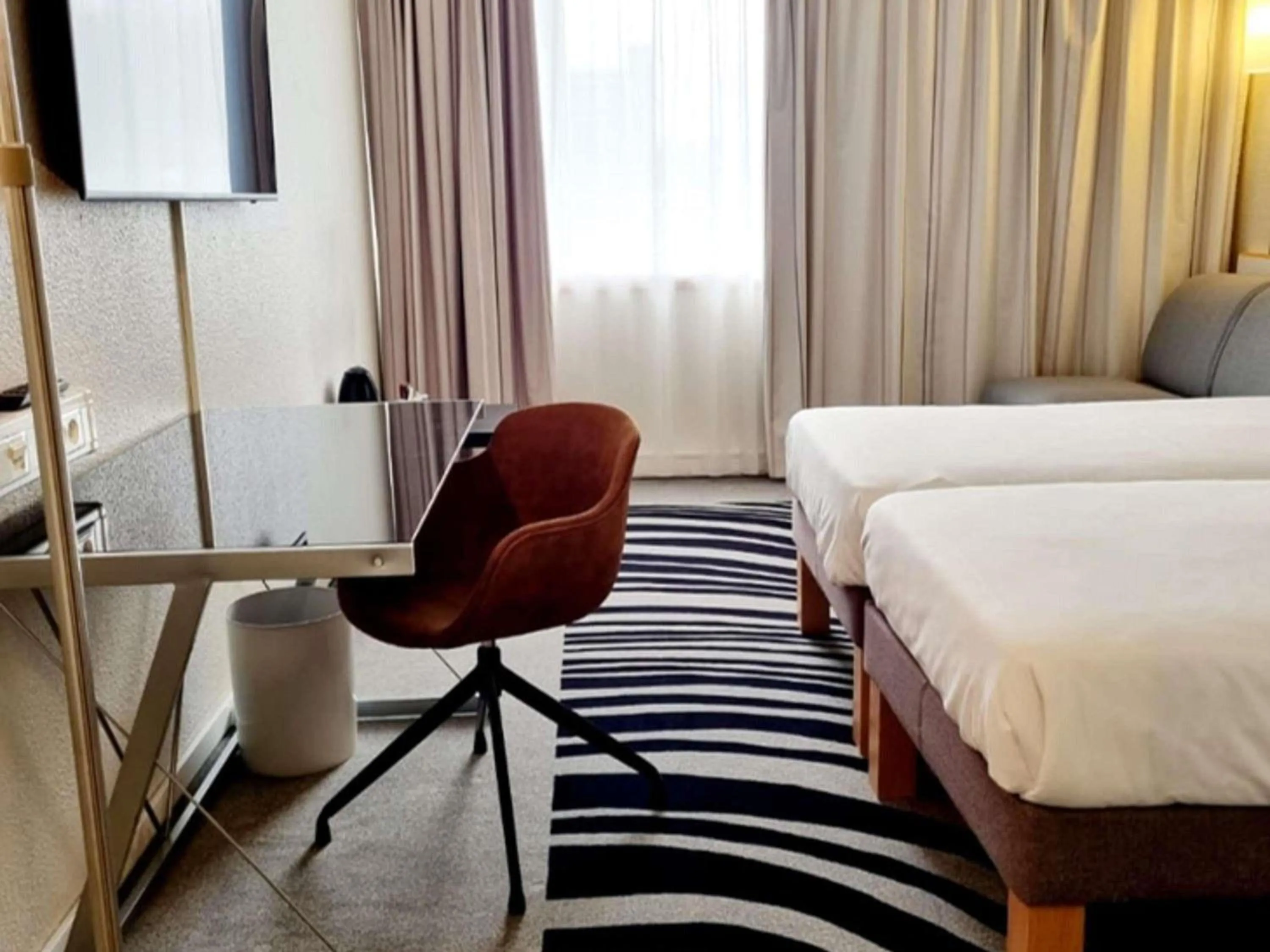 Bedroom, Bed in Novotel Antwerpen - Ekeren