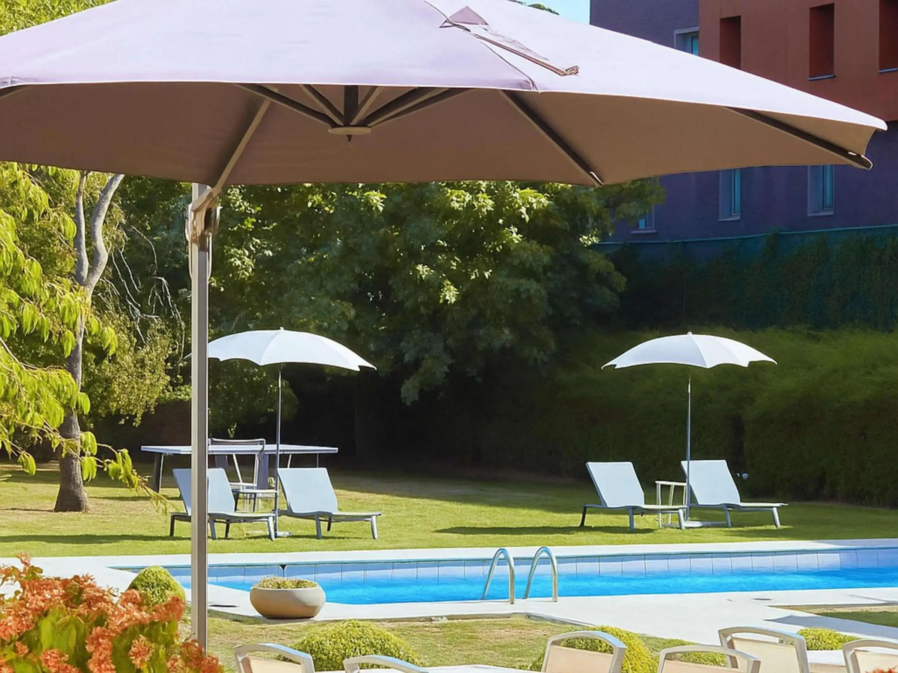 Pool view in Novotel Antwerpen - Ekeren Pool view in Novotel Antwerpen - Ekeren