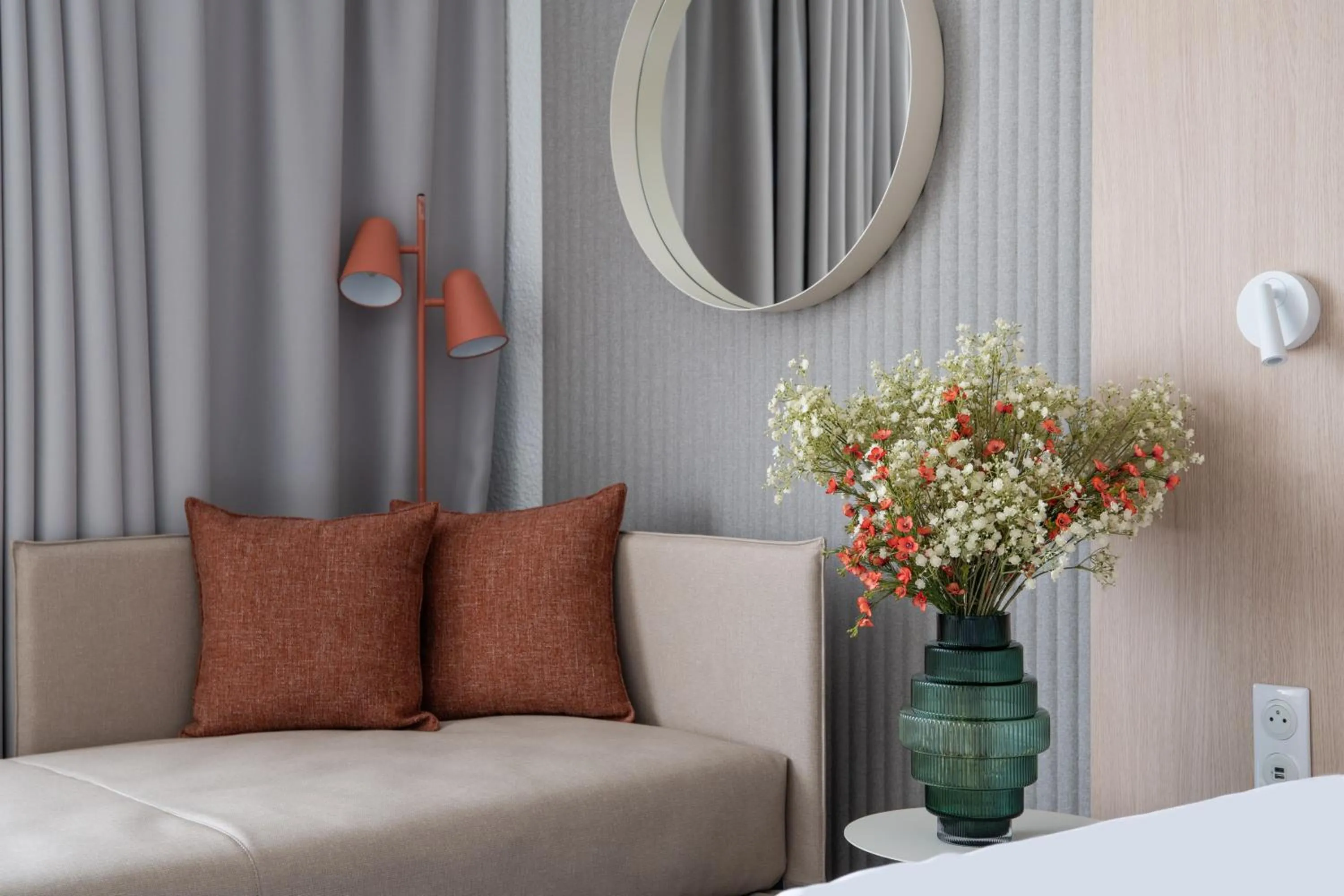 Seating area, Bed in Novotel Antwerpen - Ekeren