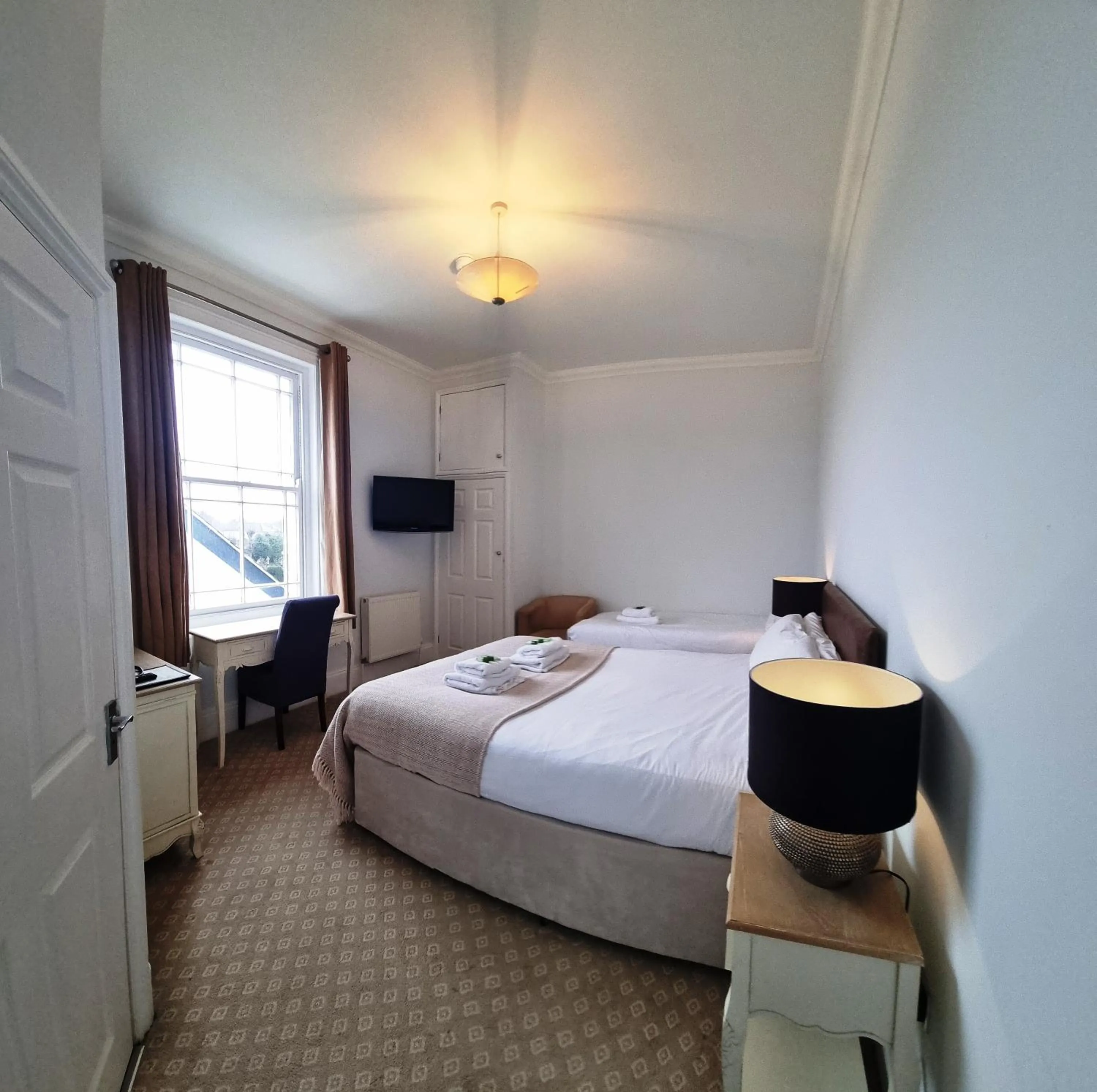 Bedroom, Bed in Anglesey Hotel