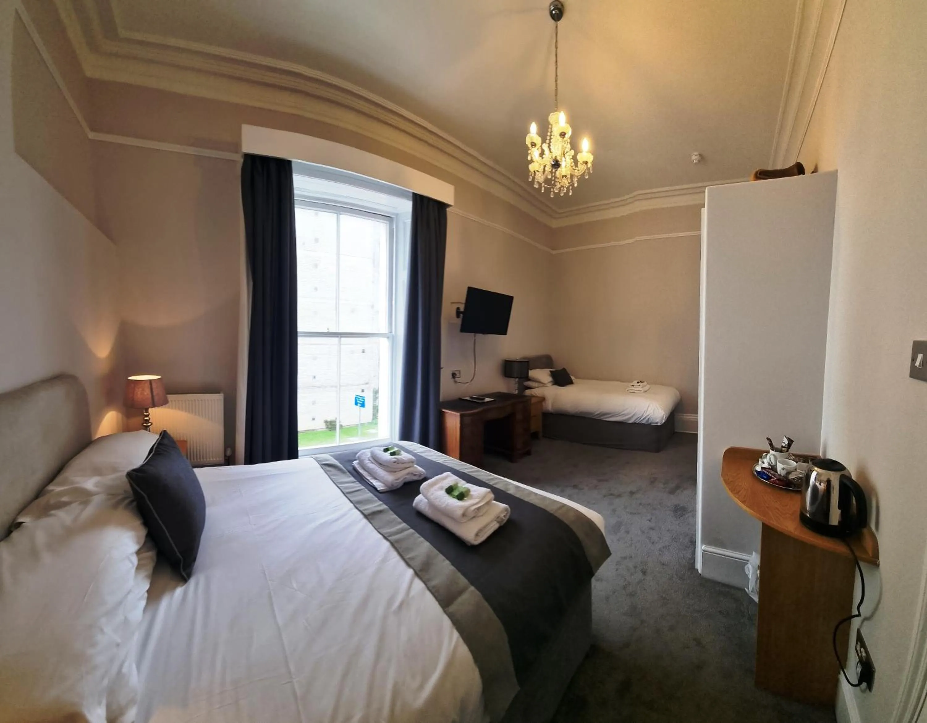 Bedroom, Bed in Anglesey Hotel