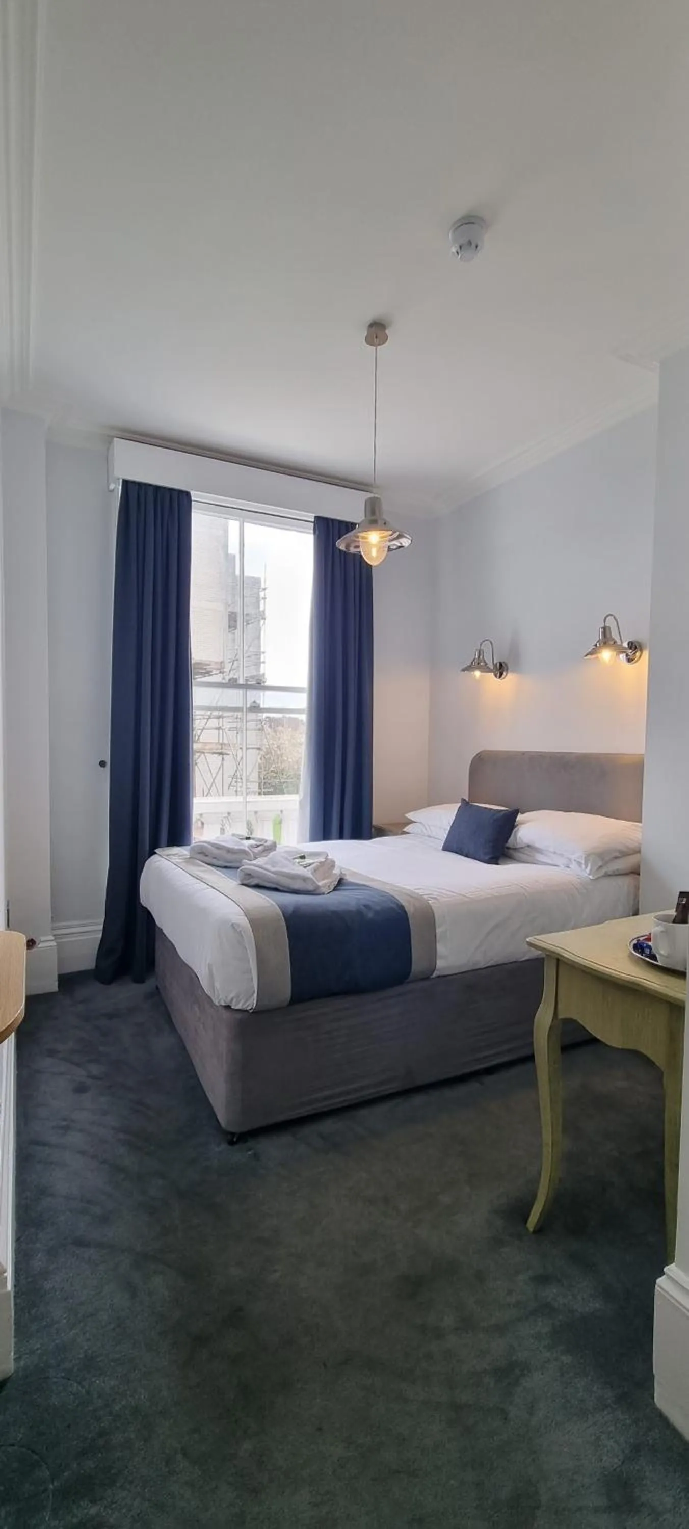 Bedroom, Bed in Anglesey Hotel