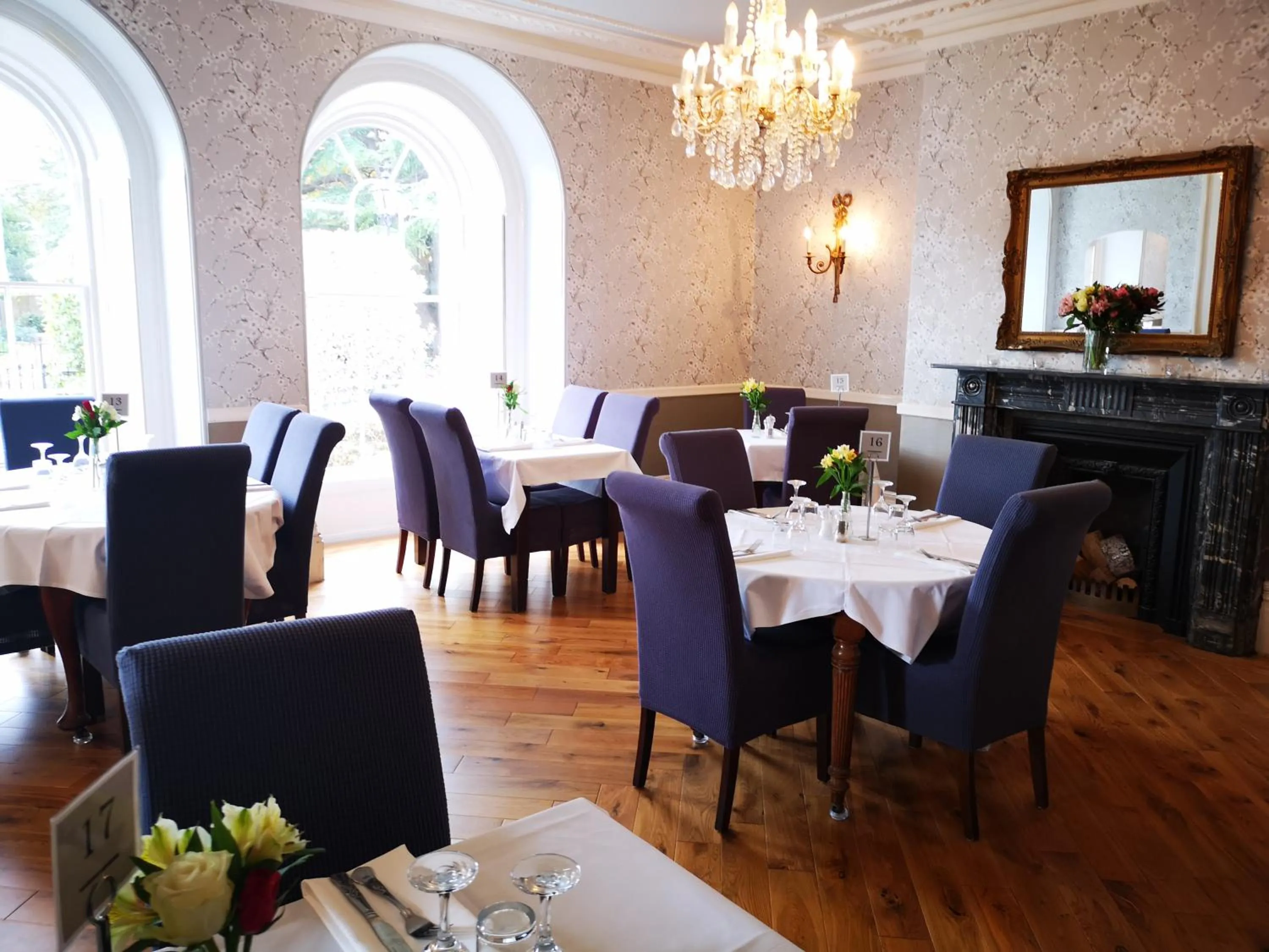 Restaurant/places to eat in Anglesey Hotel