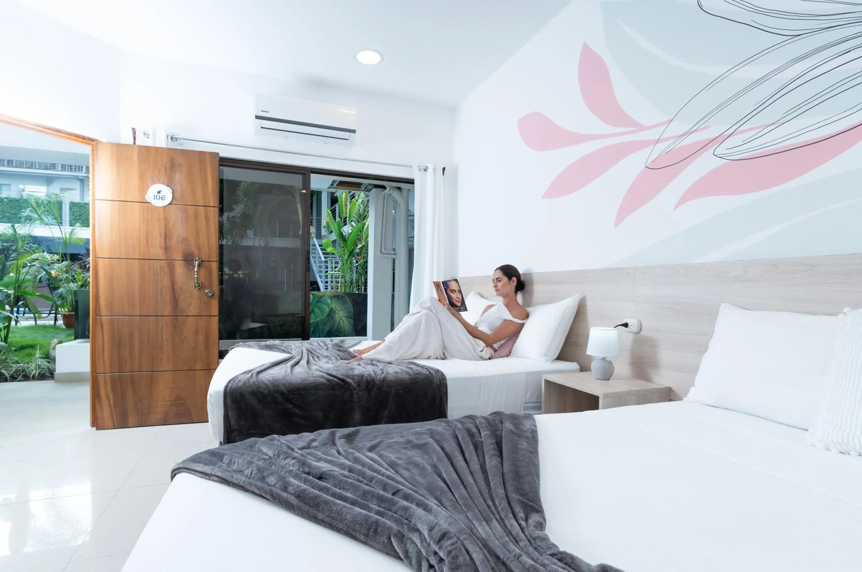 Bed in Wide Mouth Frog Quepos