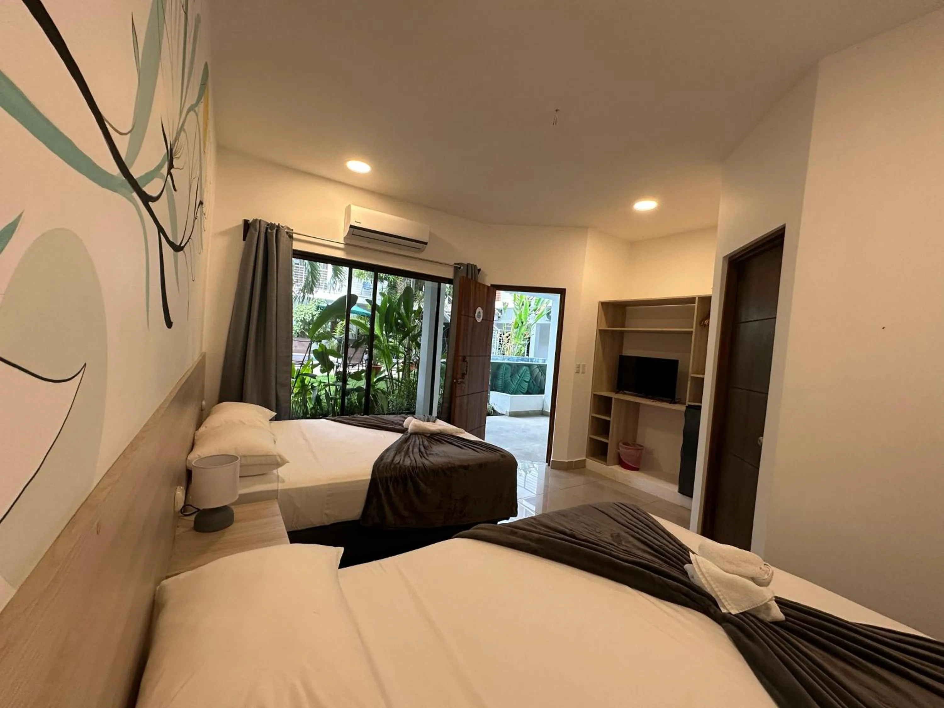 Bed in Wide Mouth Frog Quepos