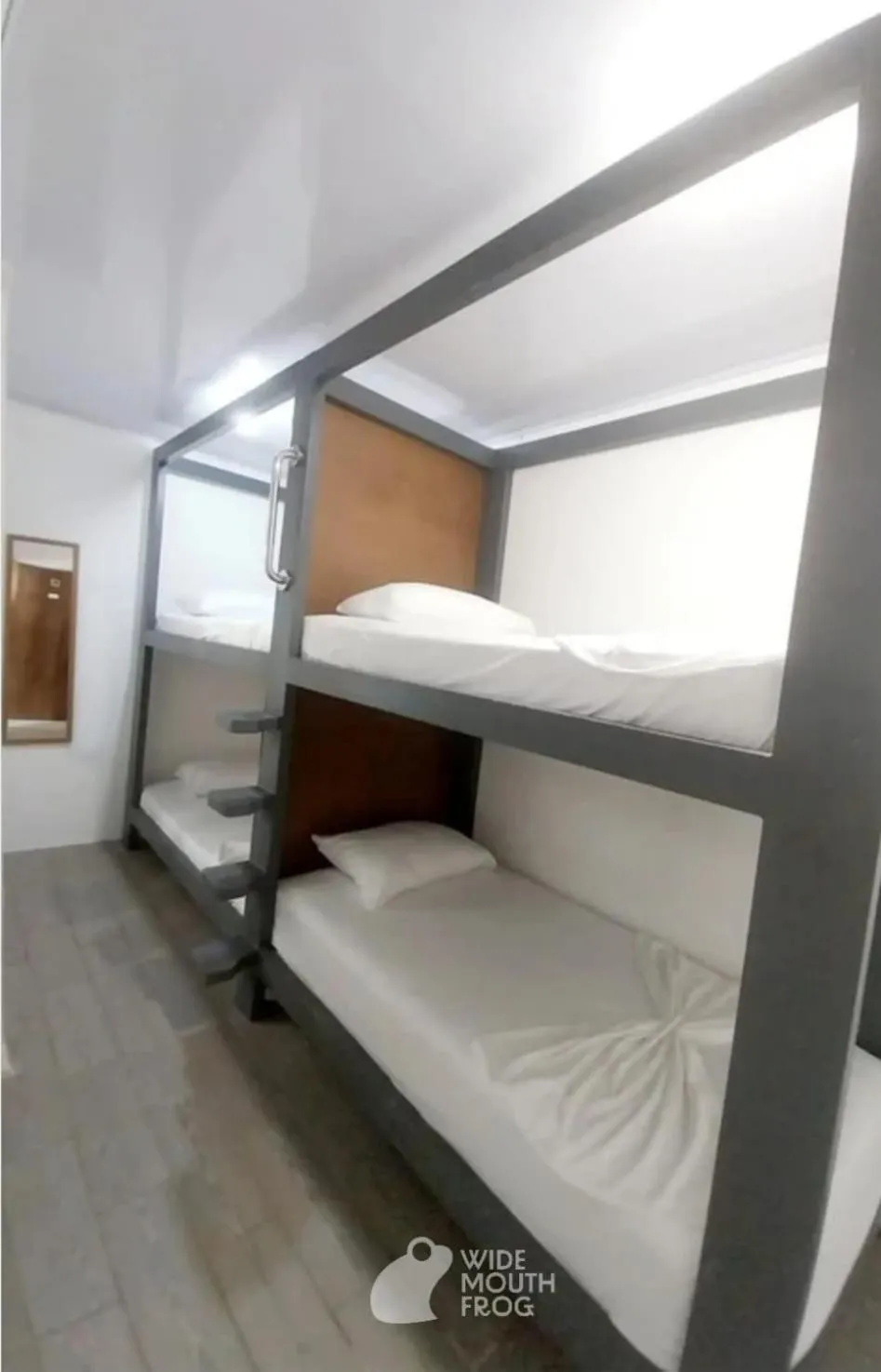 bunk bed, Bed in Wide Mouth Frog Quepos