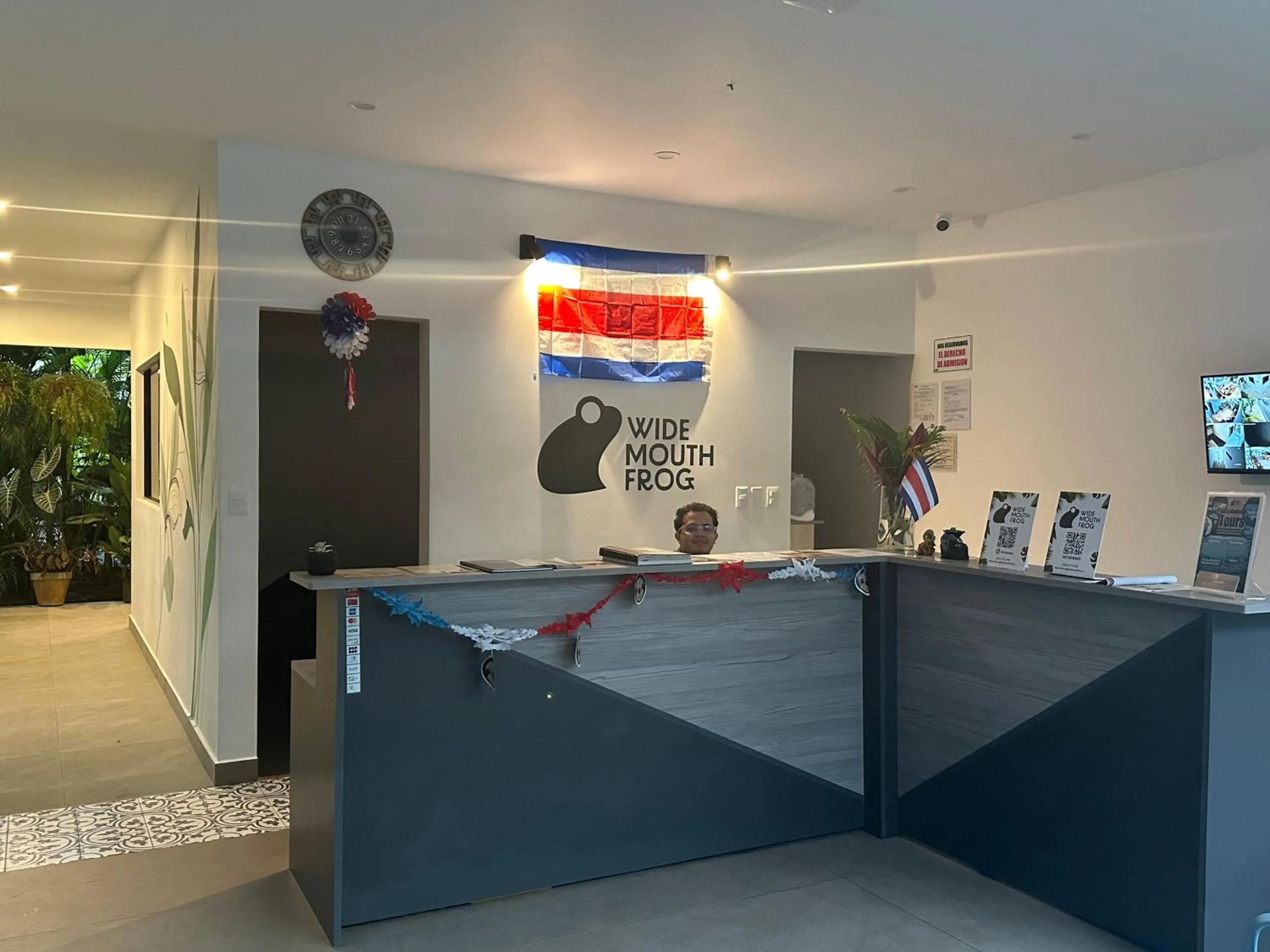 Lobby or reception in Wide Mouth Frog Quepos