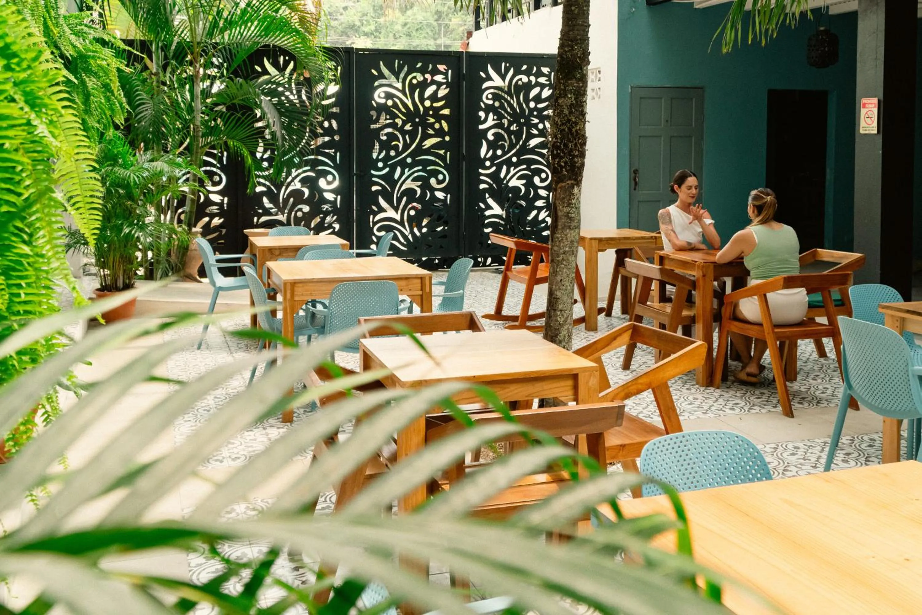 Restaurant/places to eat in Wide Mouth Frog Quepos