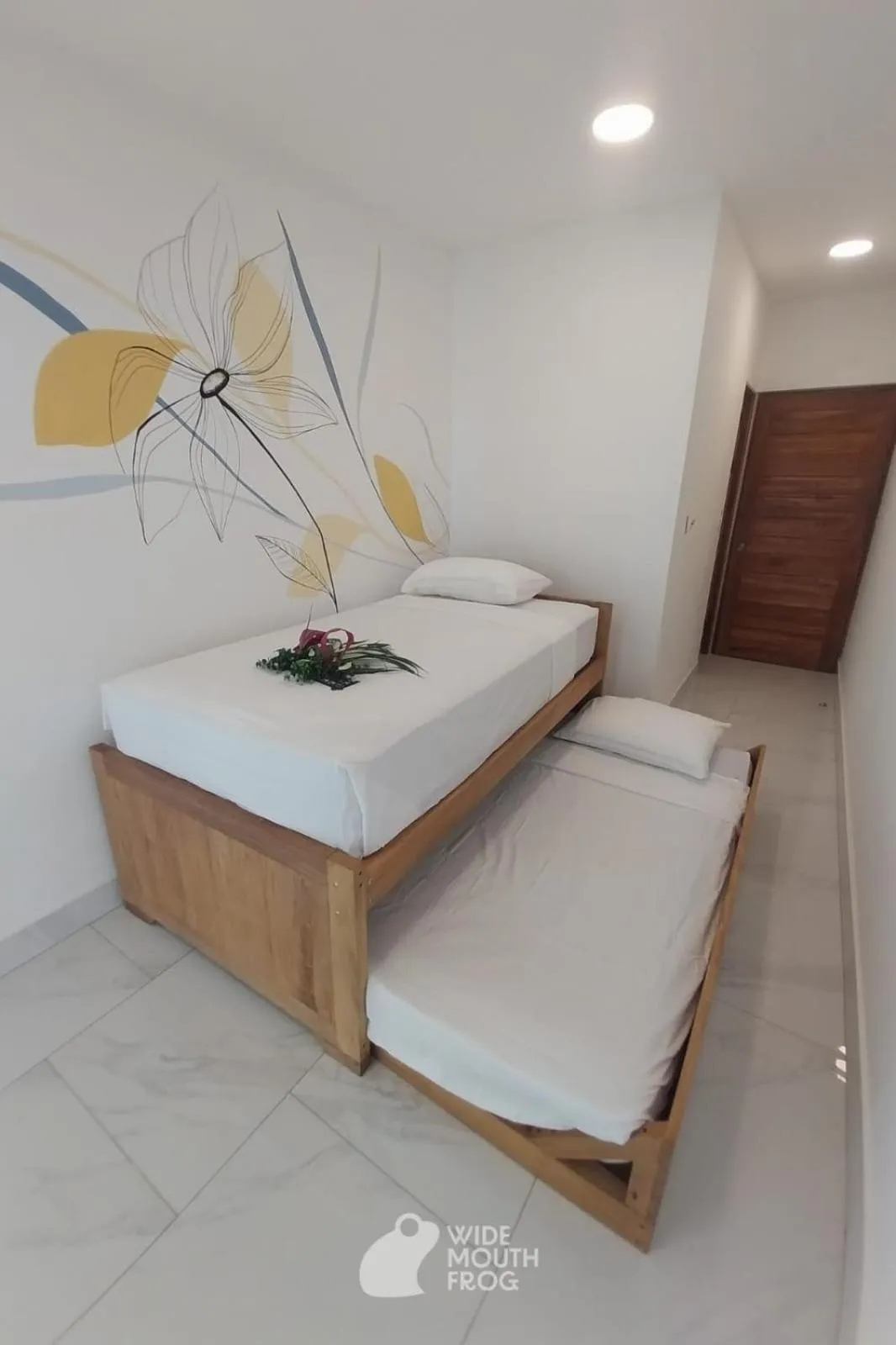 Bed in Wide Mouth Frog Quepos