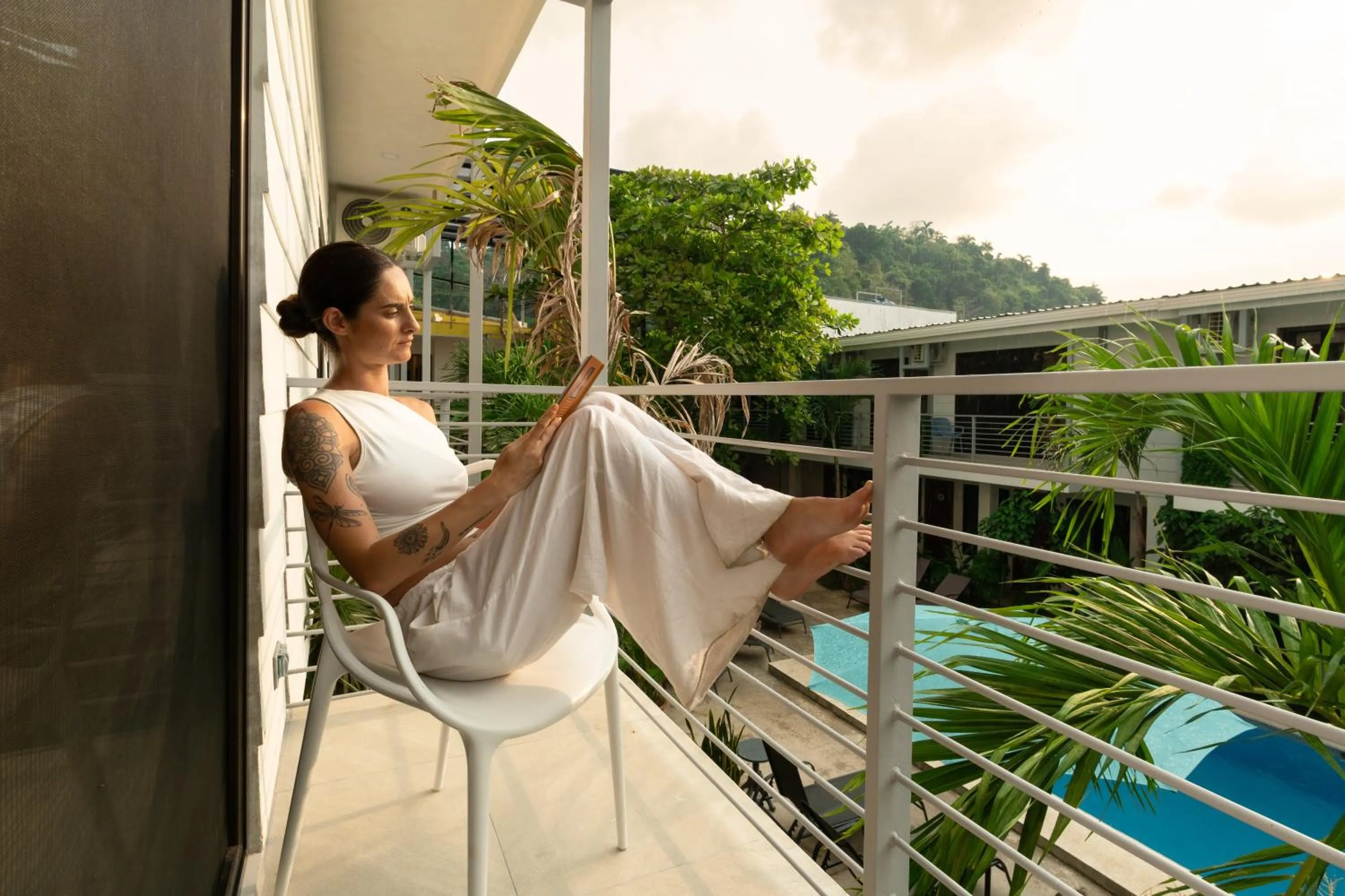 People in Wide Mouth Frog Quepos