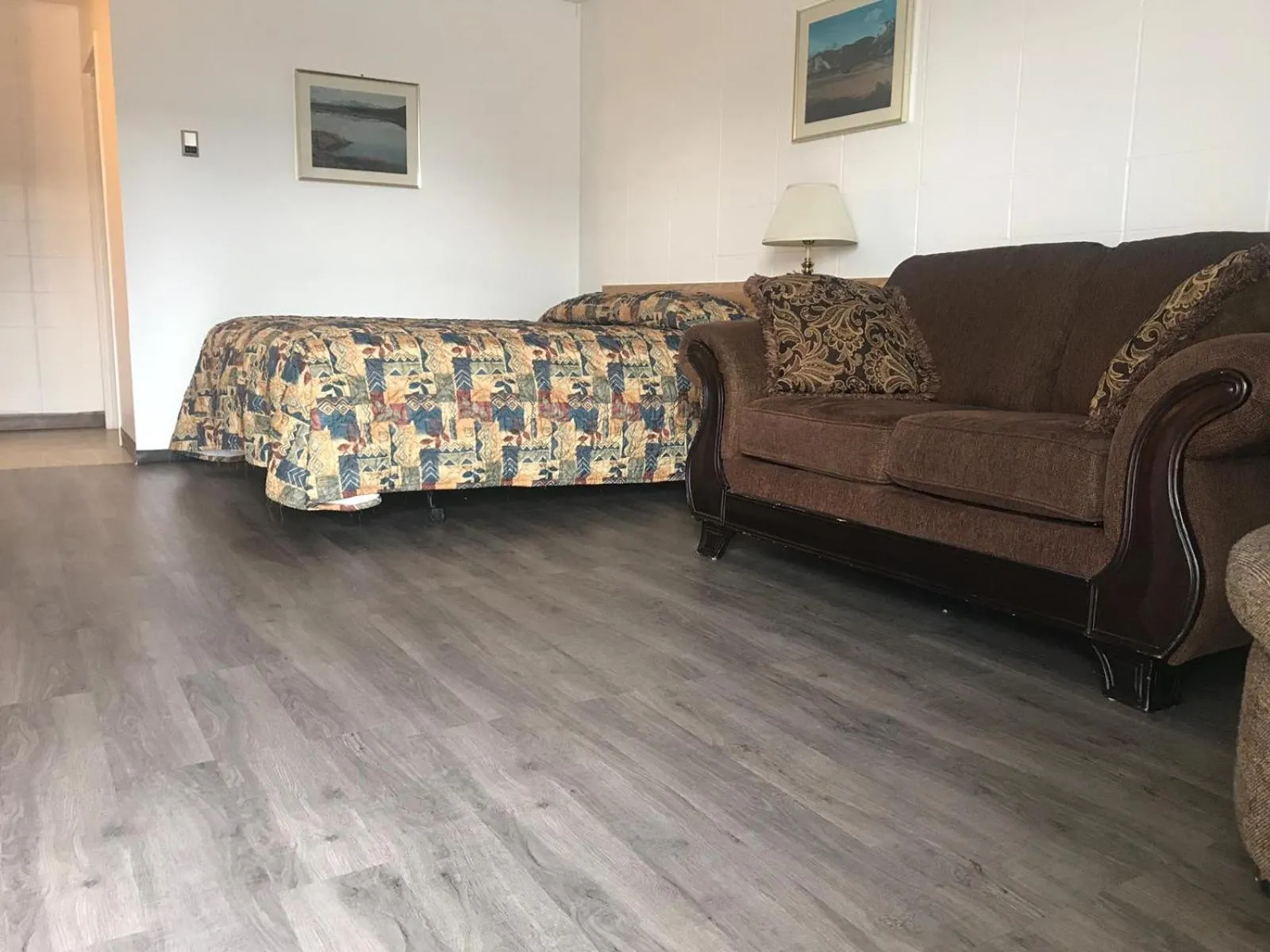 Raven Motor Inn
