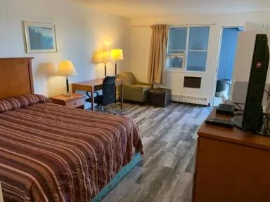 Raven Motor Inn