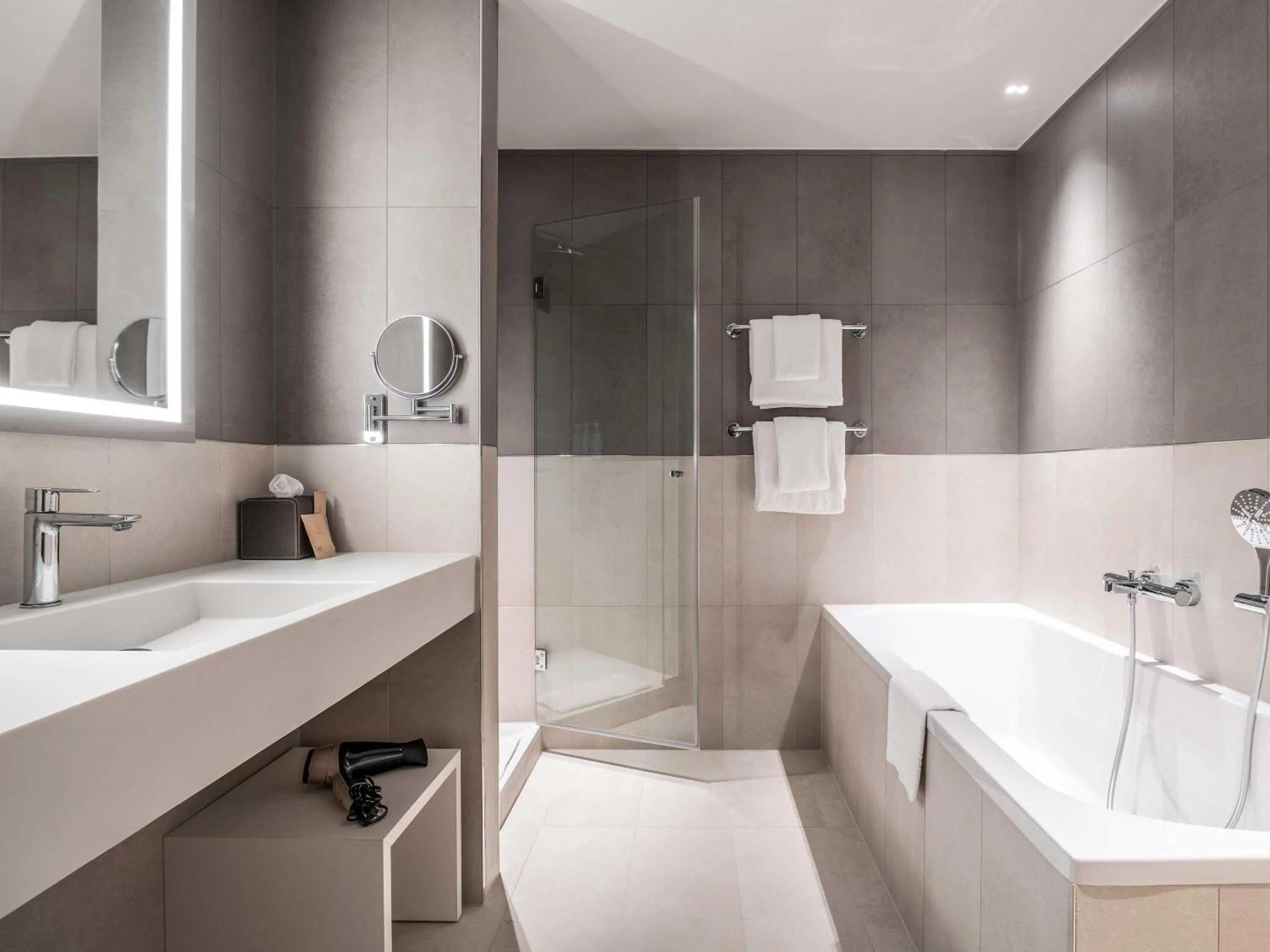 Bedroom in Novotel Brugge Centrum