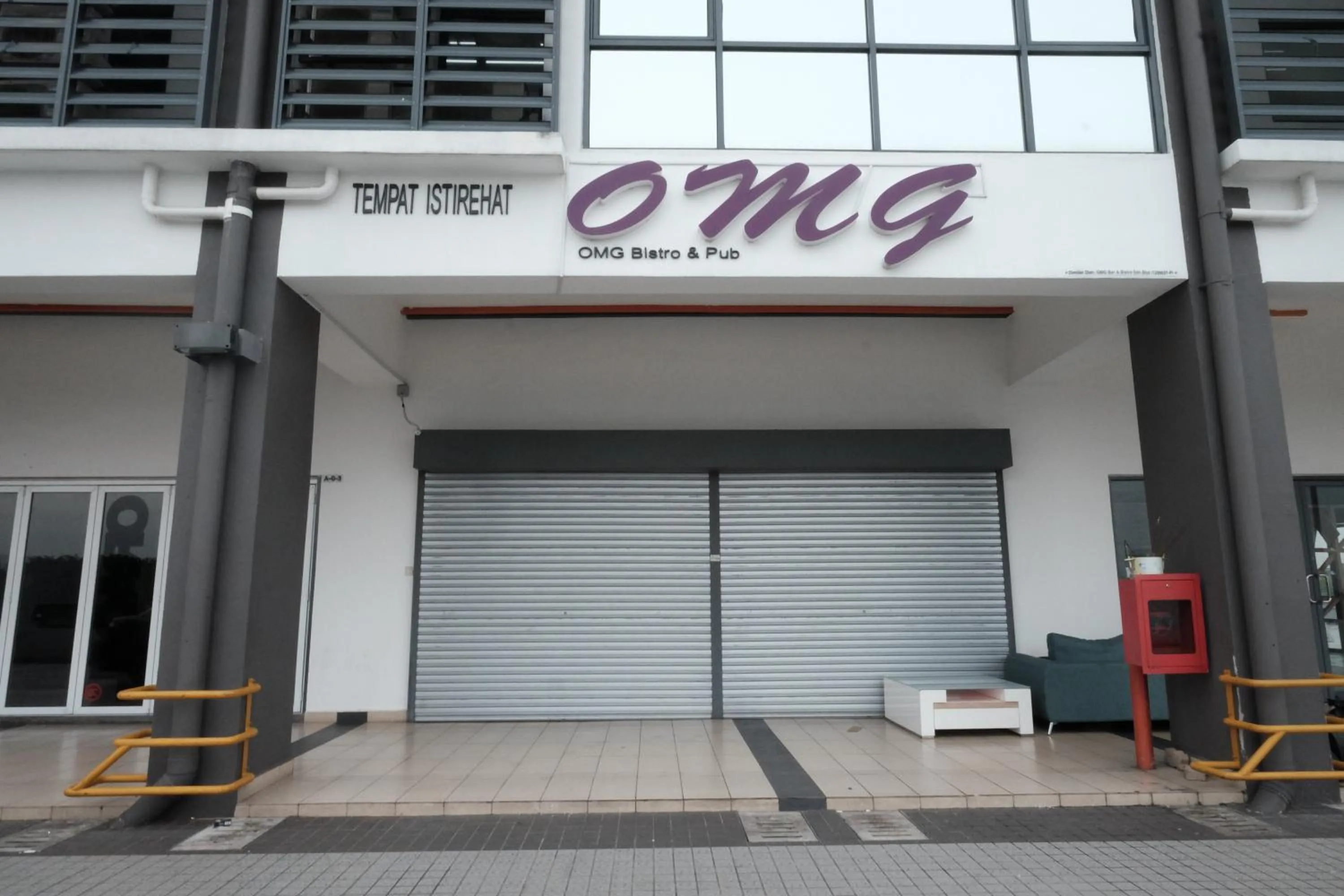 Nightclub / DJ in B Lot Hotel