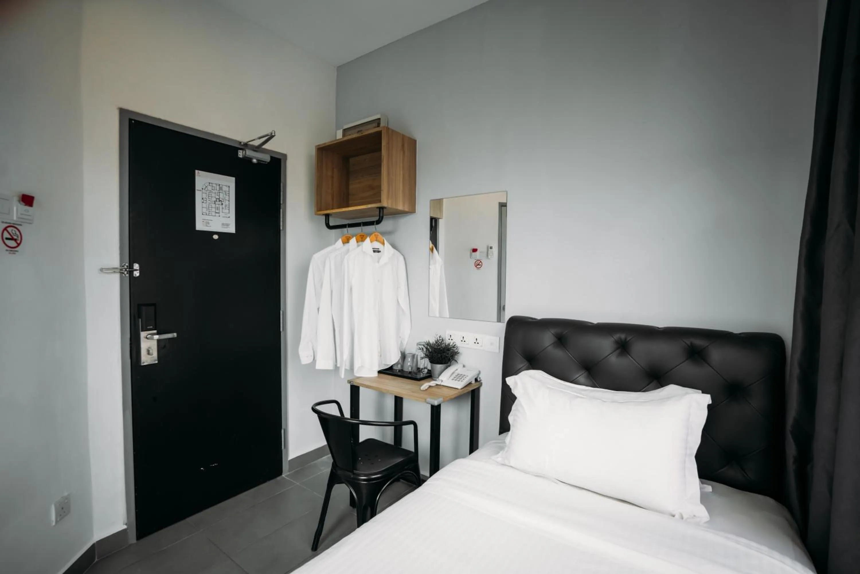 Bedroom, Bed in B Lot Hotel