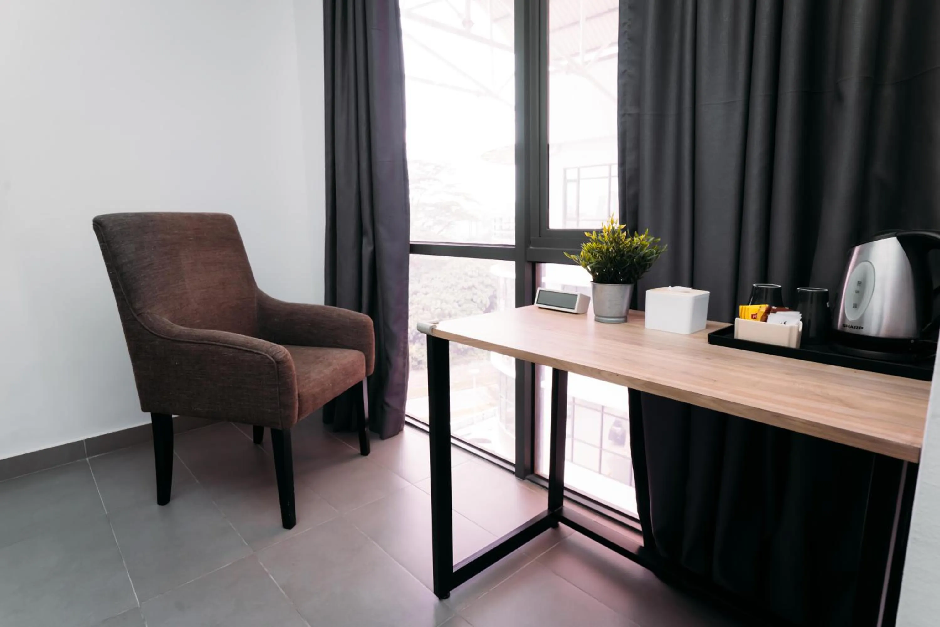 Coffee/tea facilities in B Lot Hotel