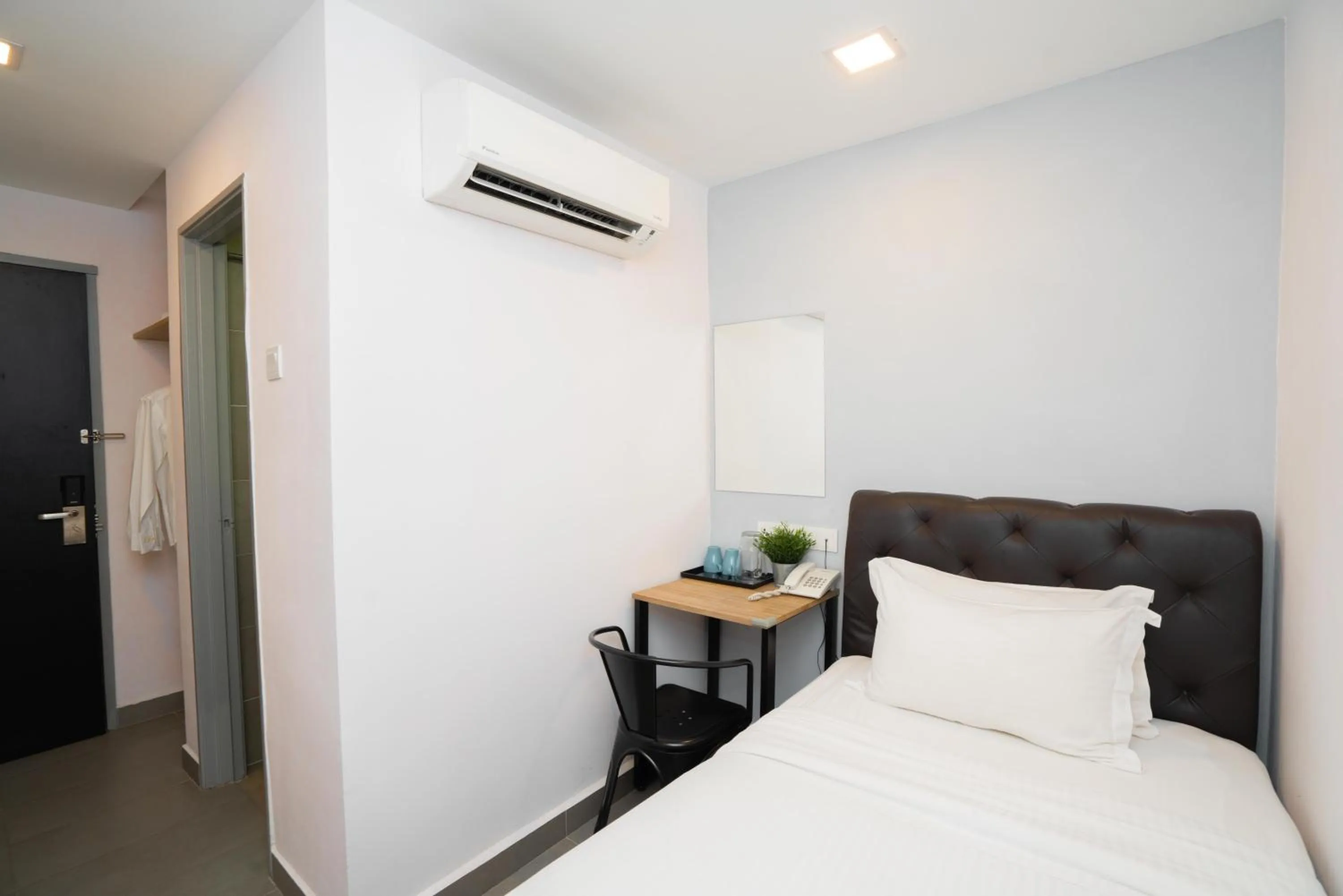 Bedroom, Bed in B Lot Hotel