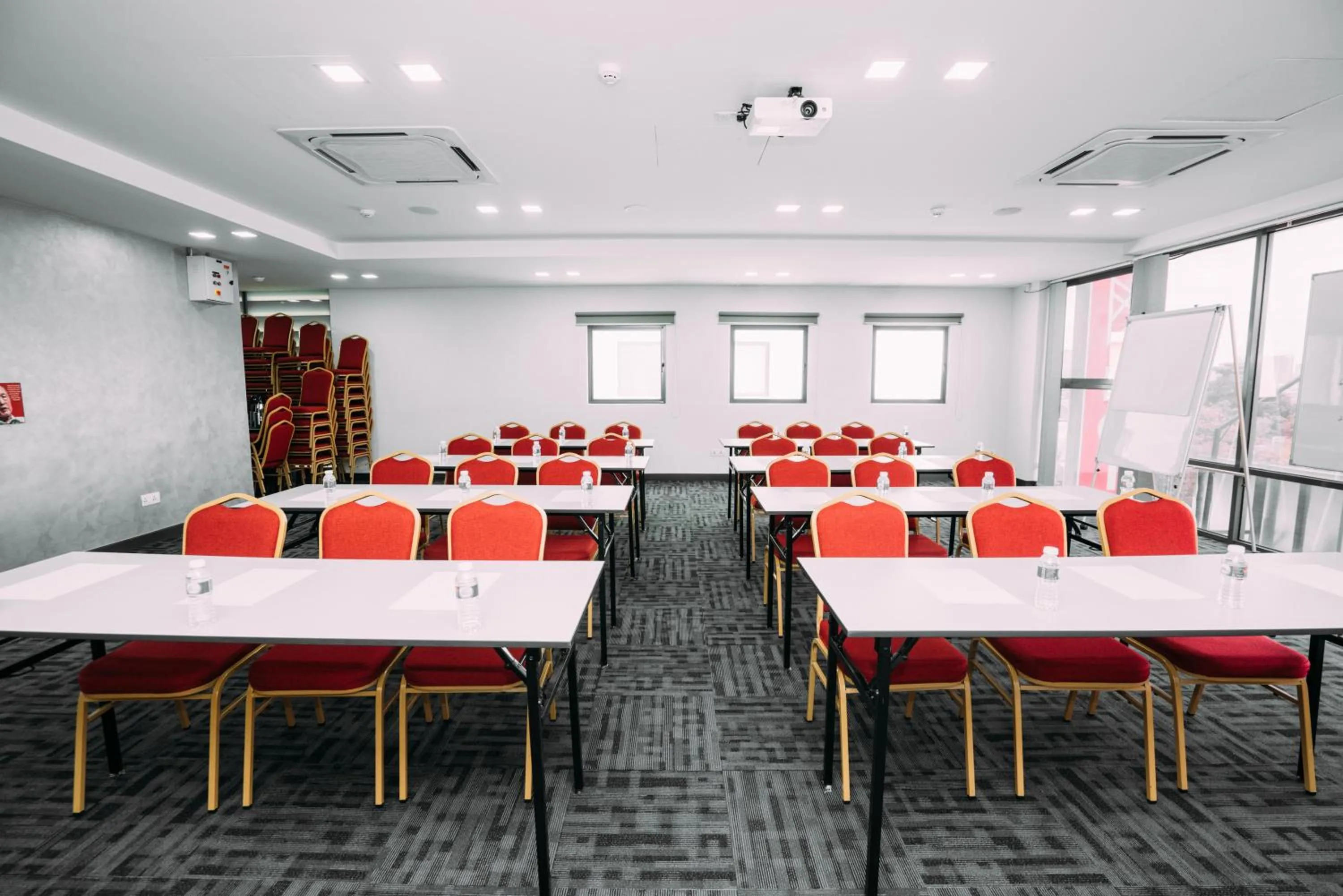 Business facilities in B Lot Hotel