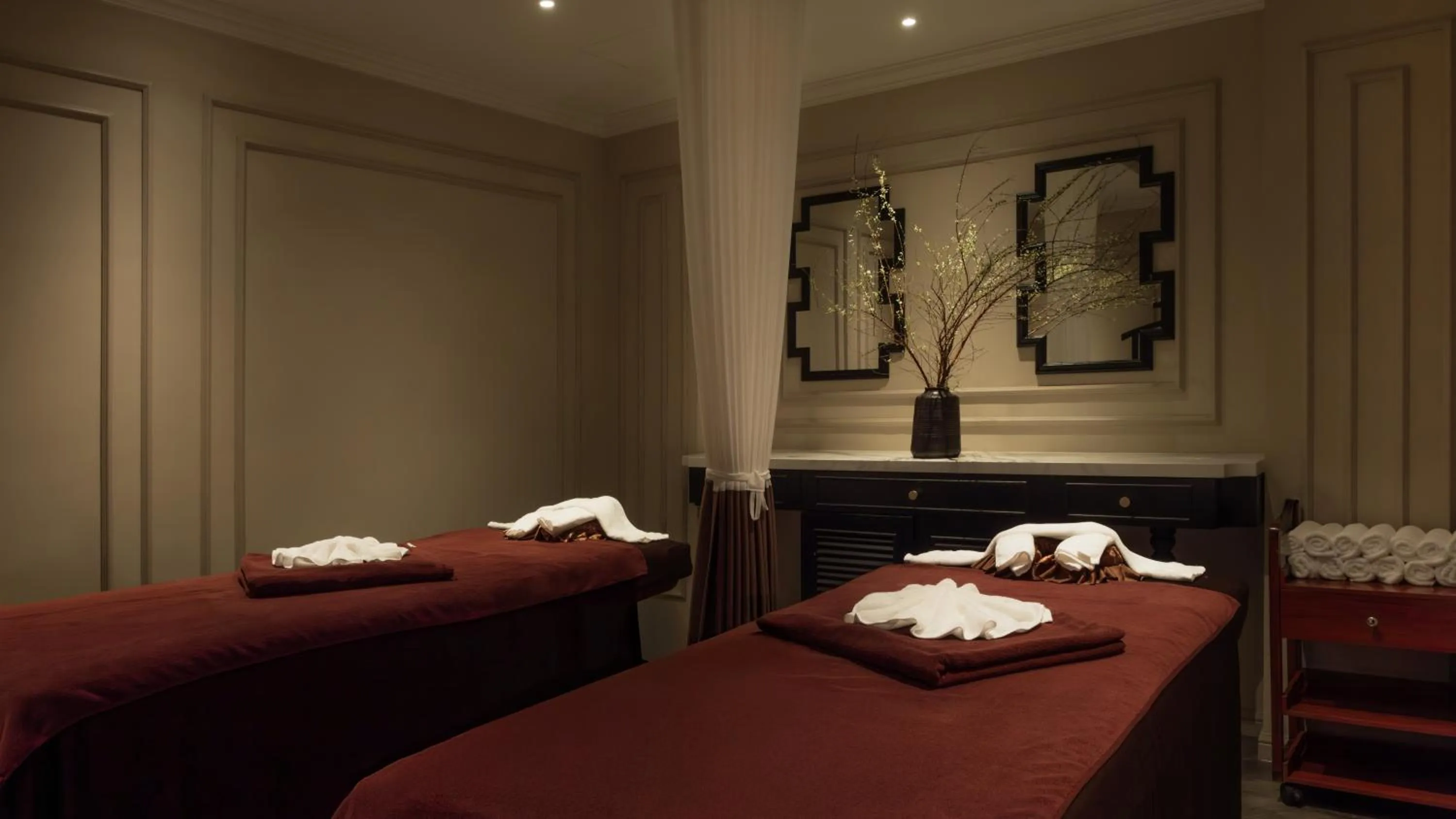 Spa and wellness centre/facilities, Bed in Champton Hanoi Hotel