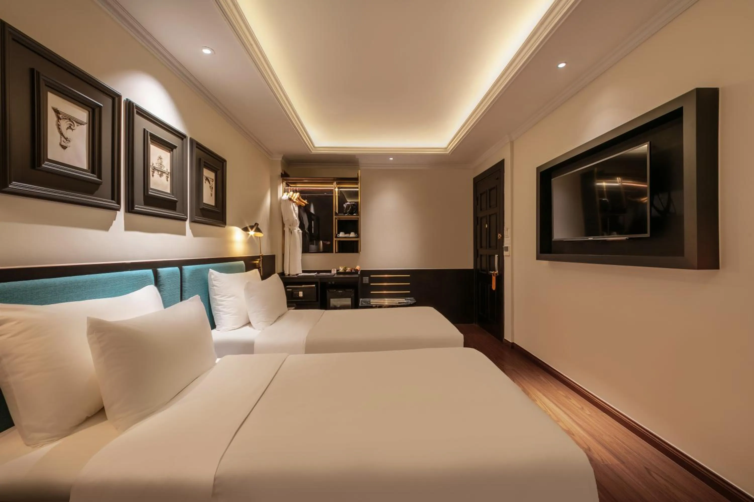 Photo of the whole room, Bed in The Light Hotel