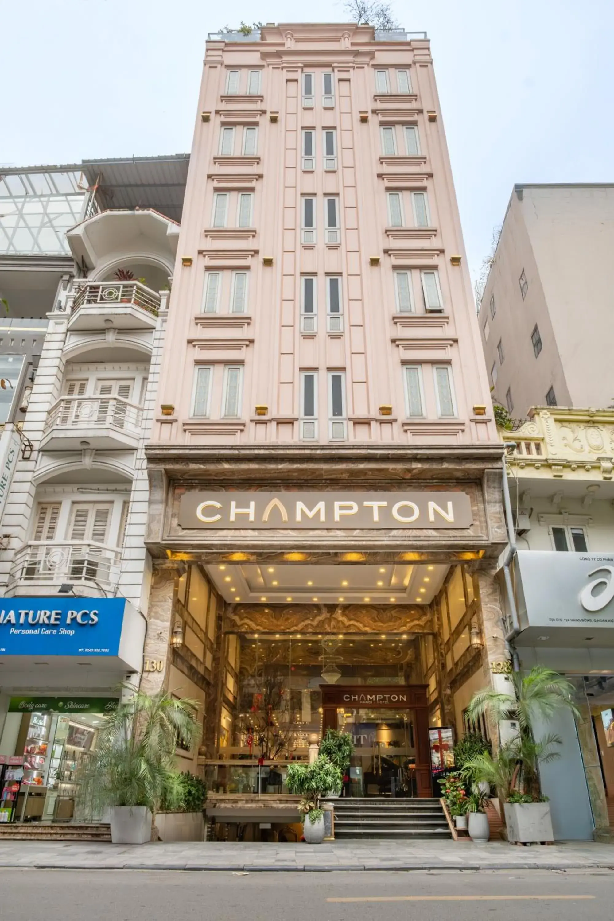 Property building in Champton Hanoi Hotel Property building in Champton Hanoi Hotel