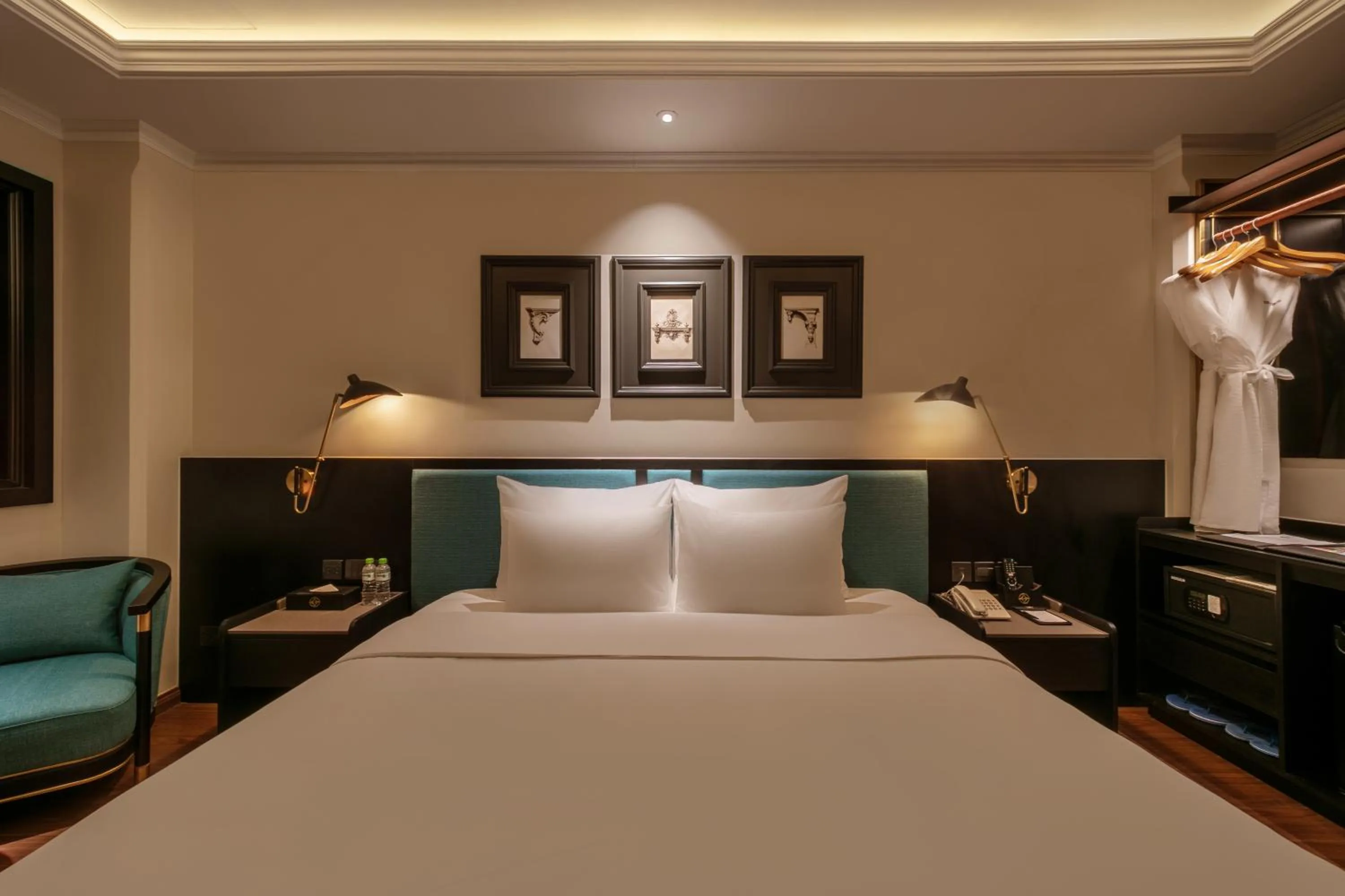 Bedroom, Bed in The Light Hotel